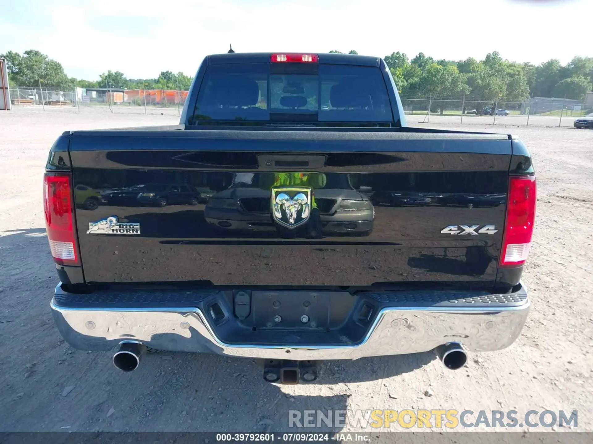 16 Photograph of a damaged car 1C6RR7TT7KS727632 RAM 1500 CLASSIC 2019