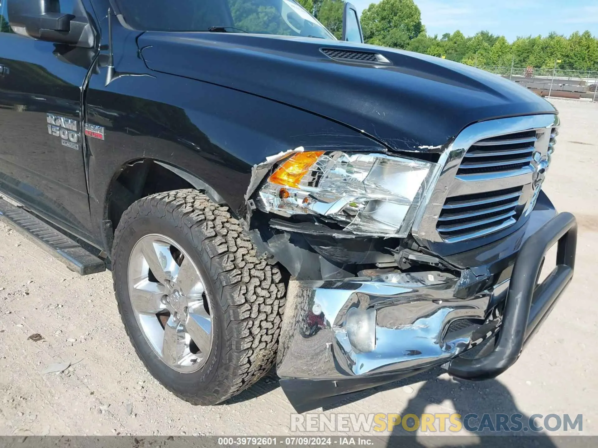 6 Photograph of a damaged car 1C6RR7TT7KS727632 RAM 1500 CLASSIC 2019