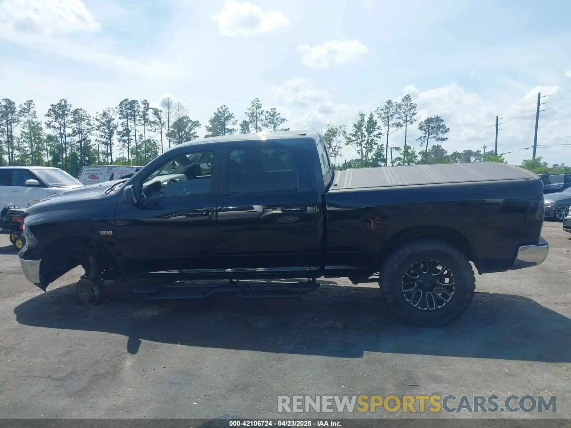14 Photograph of a damaged car 1C6RR7TT8KS606205 RAM 1500 CLASSIC 2019