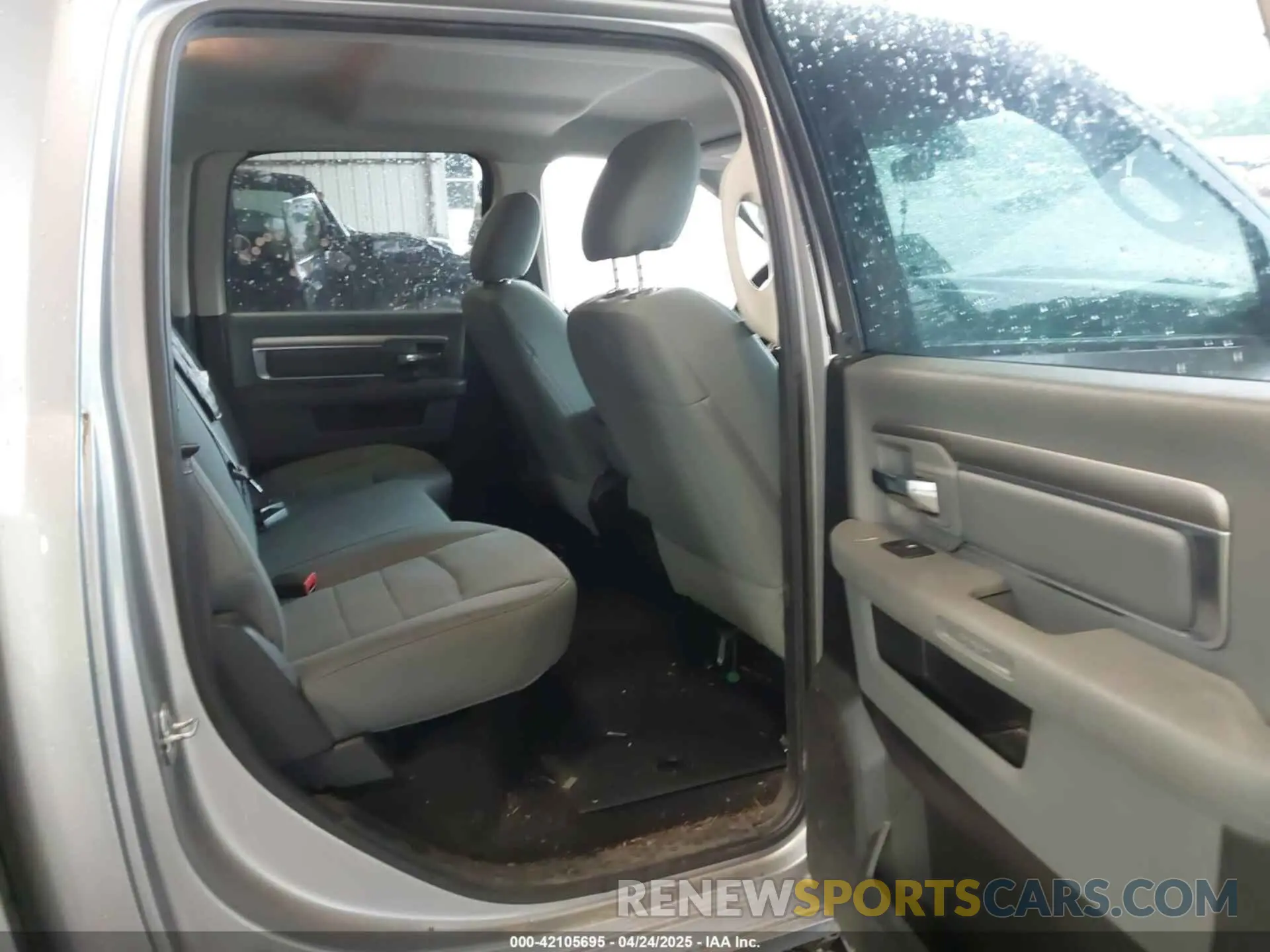 8 Photograph of a damaged car 1C6RR7TT8KS649717 RAM 1500 CLASSIC 2019
