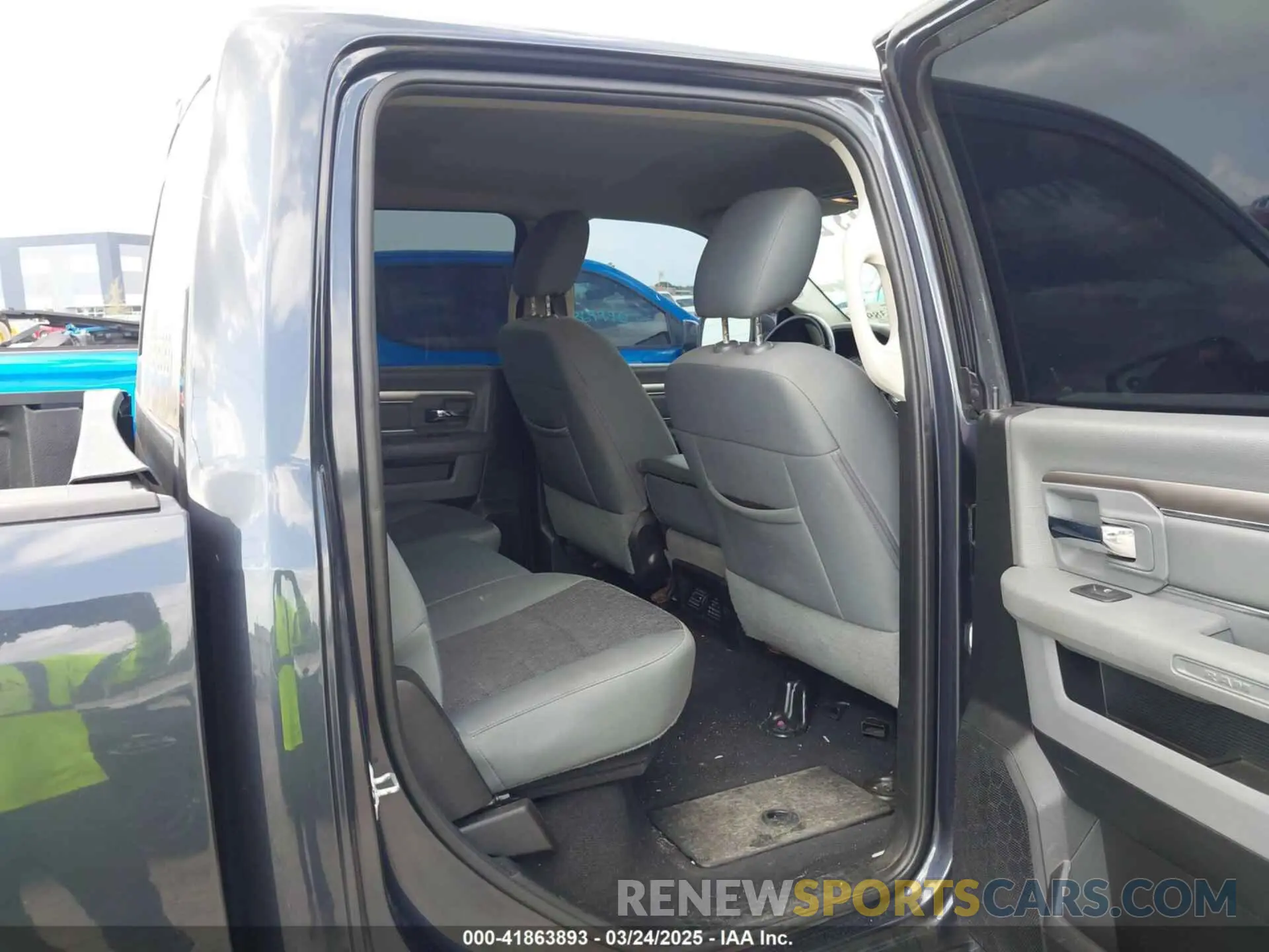 8 Photograph of a damaged car 1C6RR7TT8KS713058 RAM 1500 CLASSIC 2019