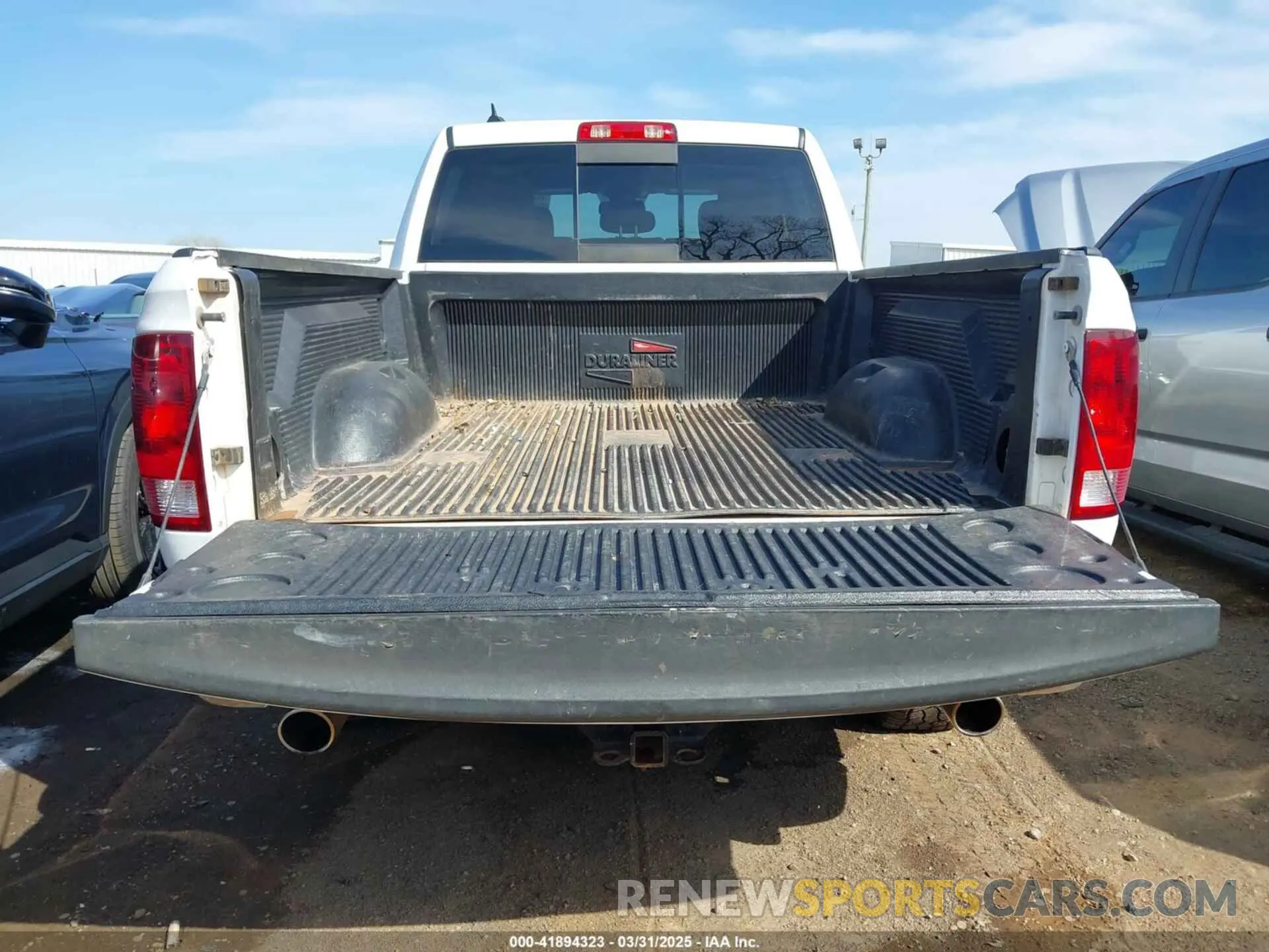 17 Photograph of a damaged car 1C6RR7TTXKS682833 RAM 1500 CLASSIC 2019
