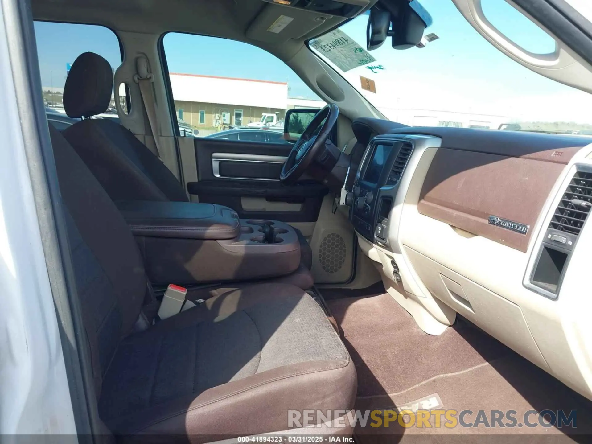 5 Photograph of a damaged car 1C6RR7TTXKS682833 RAM 1500 CLASSIC 2019