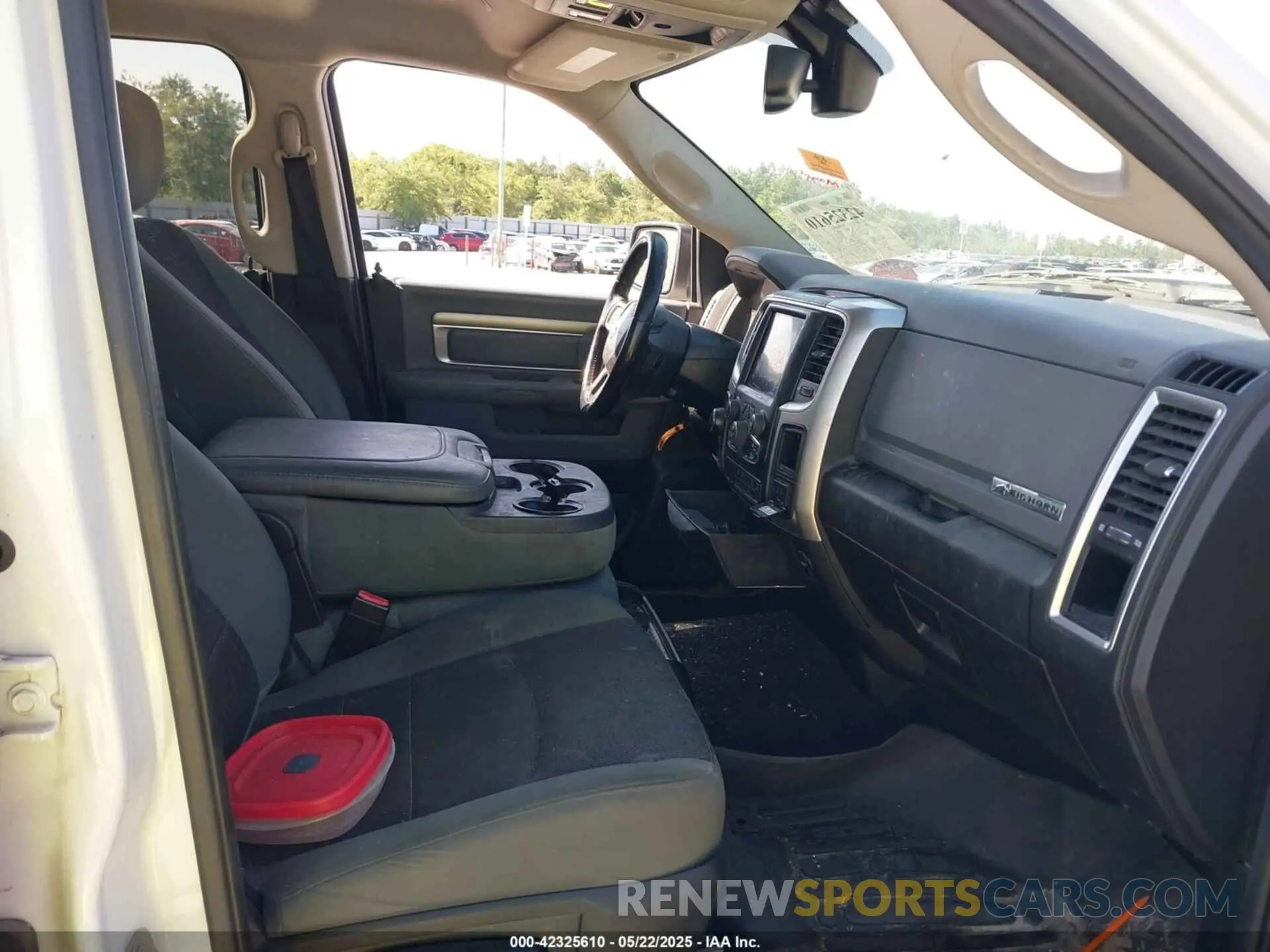 5 Photograph of a damaged car 1C6RR7TTXKS724370 RAM 1500 CLASSIC 2019