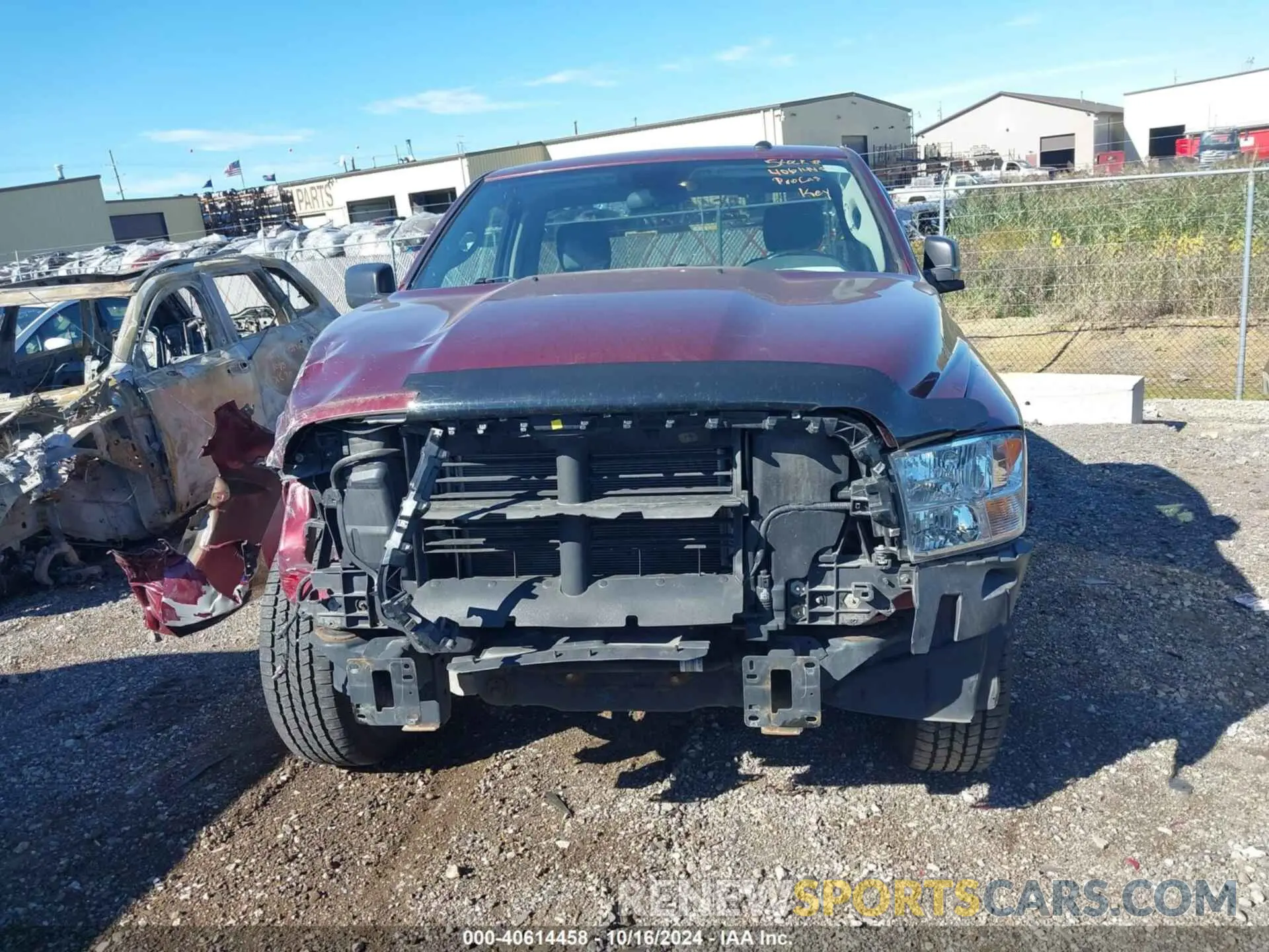 12 Photograph of a damaged car 3C6JR6AG7KG506245 RAM 1500 CLASSIC 2019