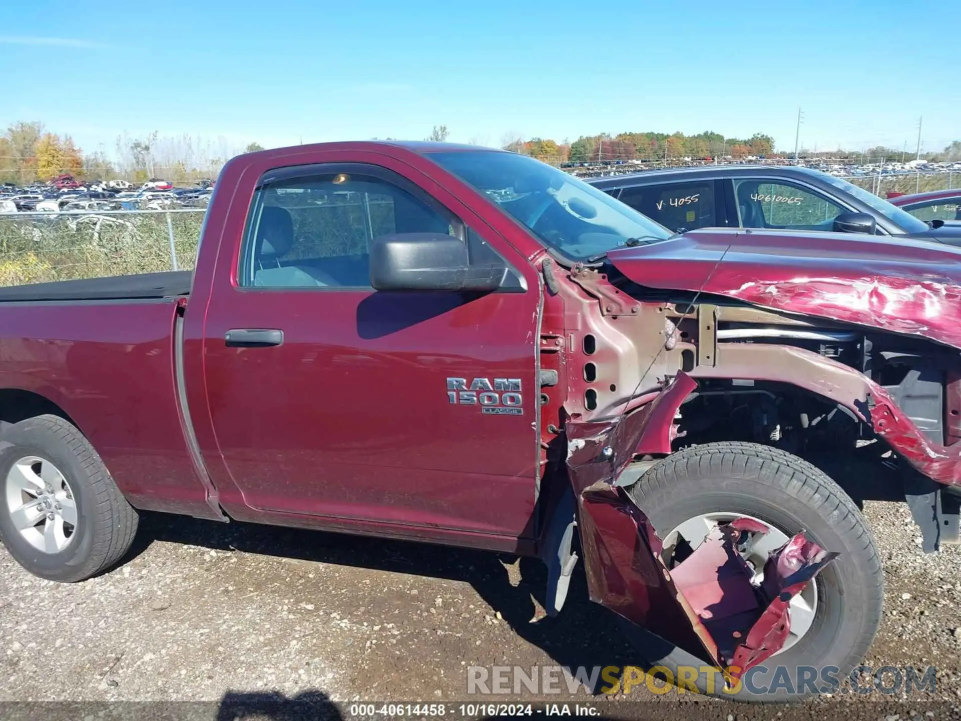 13 Photograph of a damaged car 3C6JR6AG7KG506245 RAM 1500 CLASSIC 2019