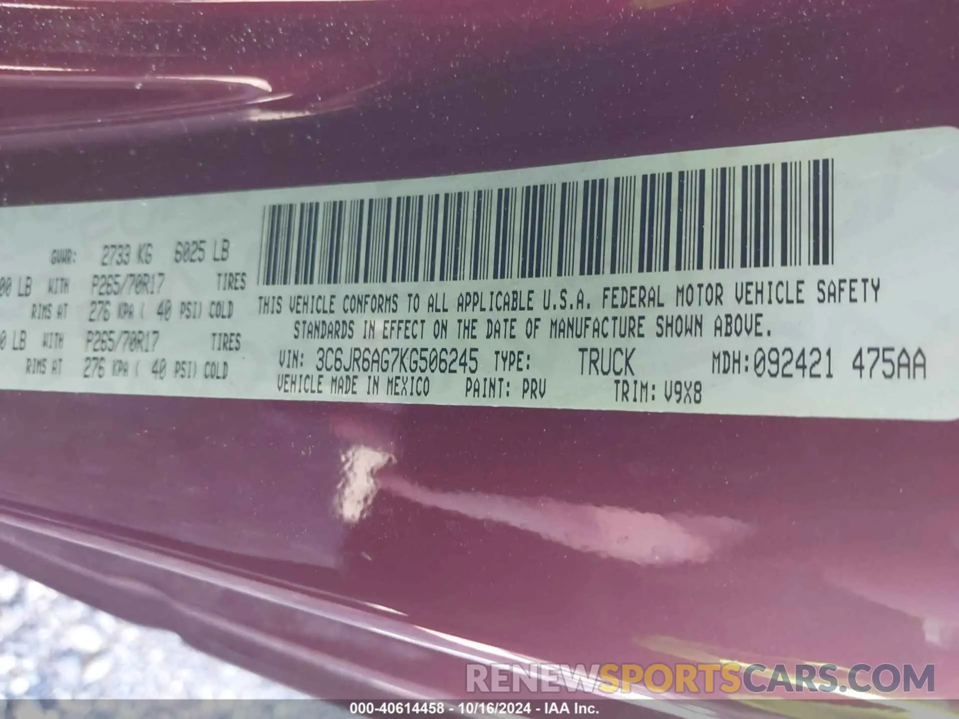 9 Photograph of a damaged car 3C6JR6AG7KG506245 RAM 1500 CLASSIC 2019
