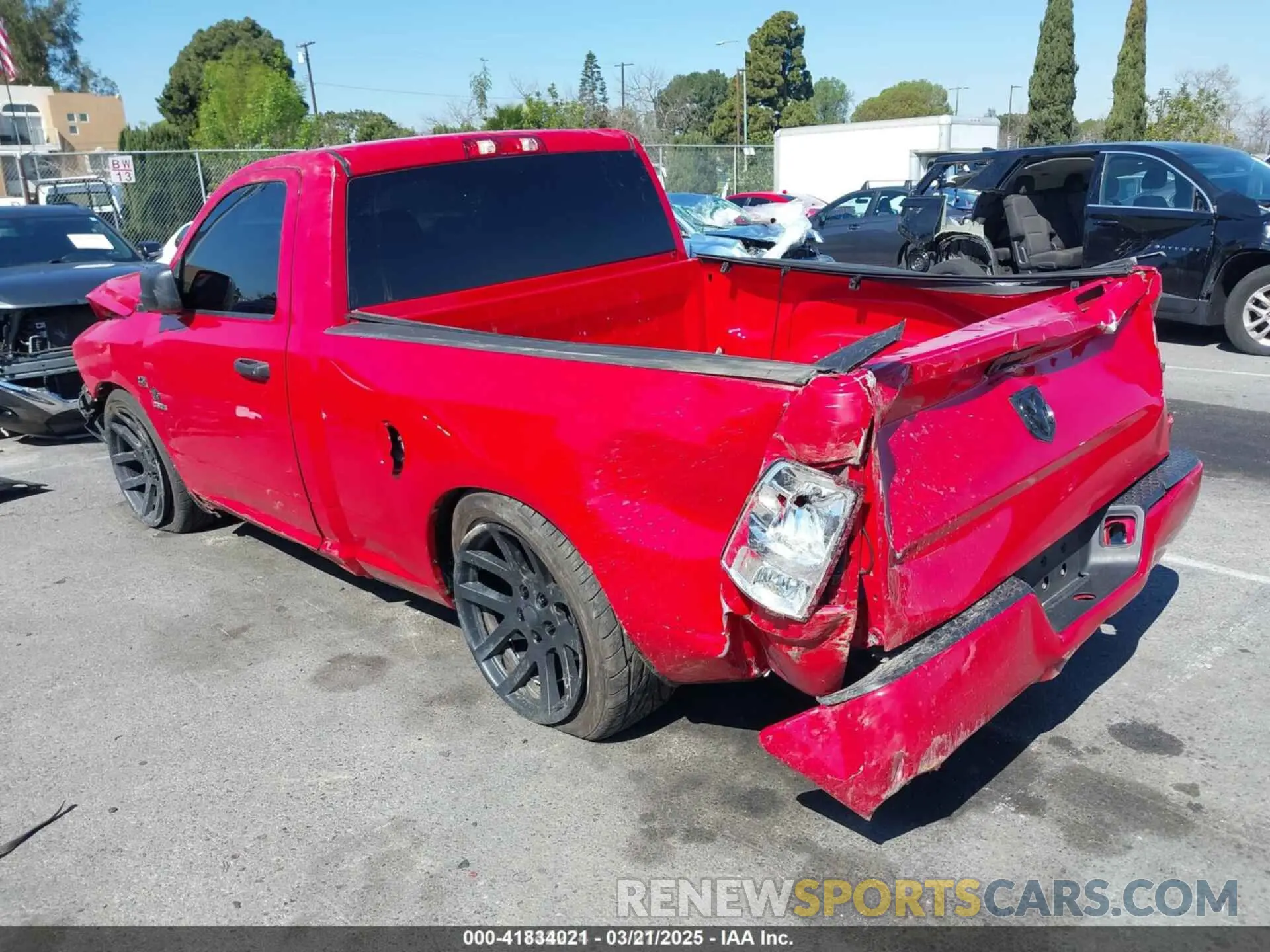 3 Photograph of a damaged car 3C6JR6AT3KG500844 RAM 1500 CLASSIC 2019