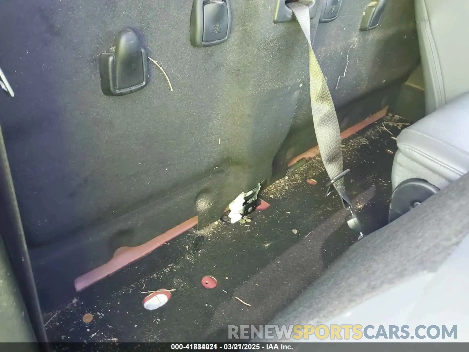 8 Photograph of a damaged car 3C6JR6AT3KG500844 RAM 1500 CLASSIC 2019