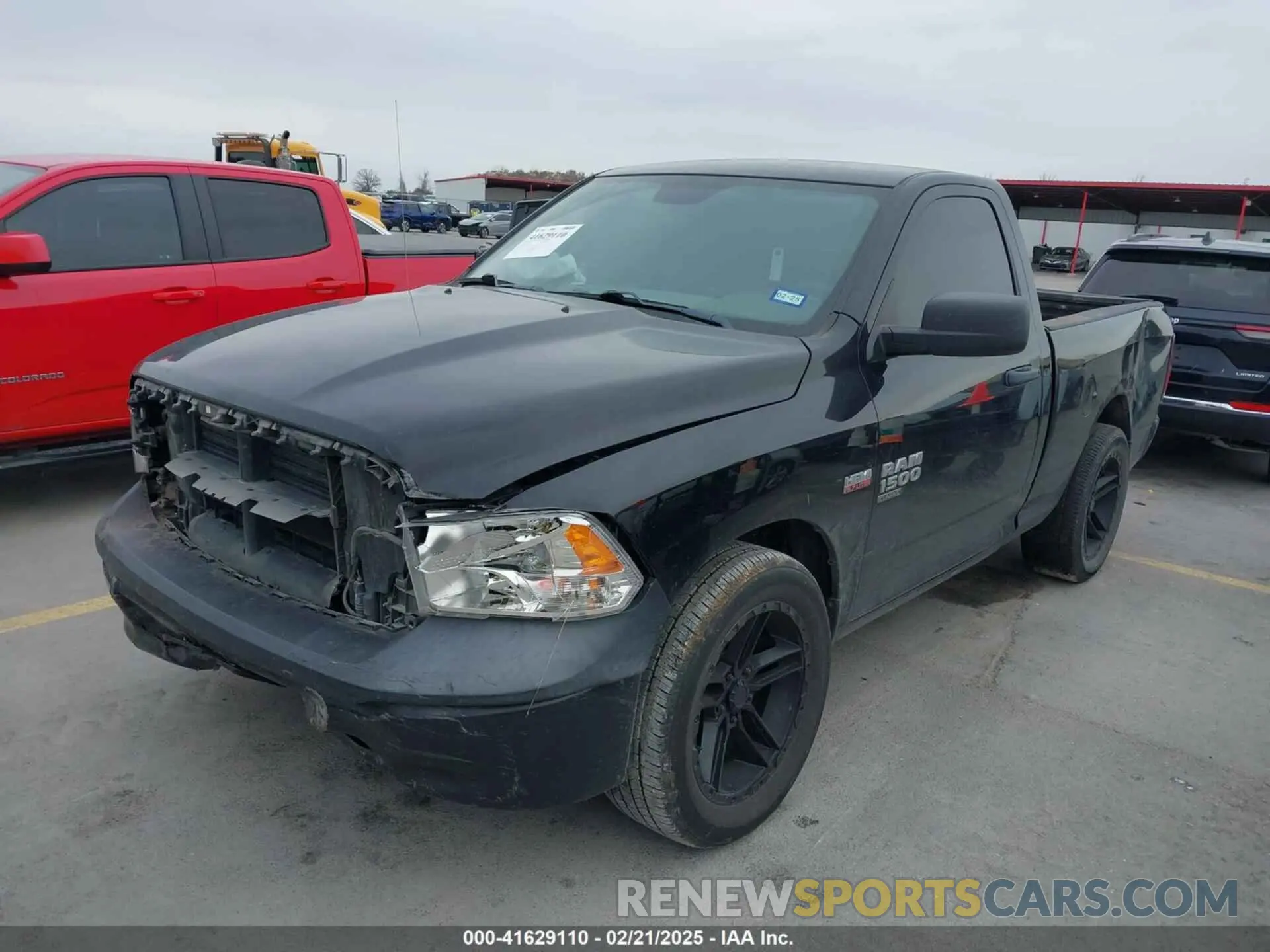 2 Photograph of a damaged car 3C6JR6AT7KG719175 RAM 1500 CLASSIC 2019