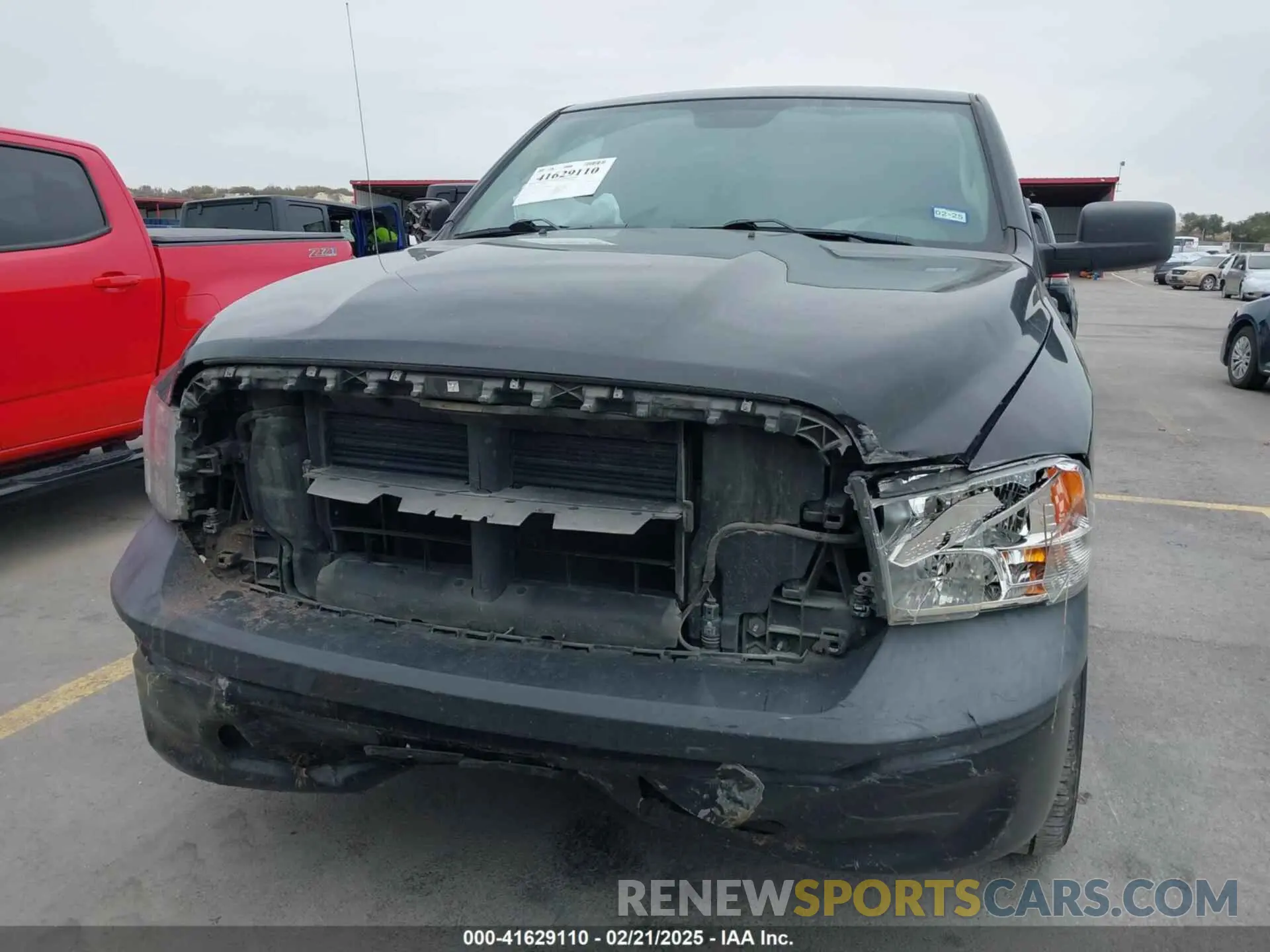 6 Photograph of a damaged car 3C6JR6AT7KG719175 RAM 1500 CLASSIC 2019