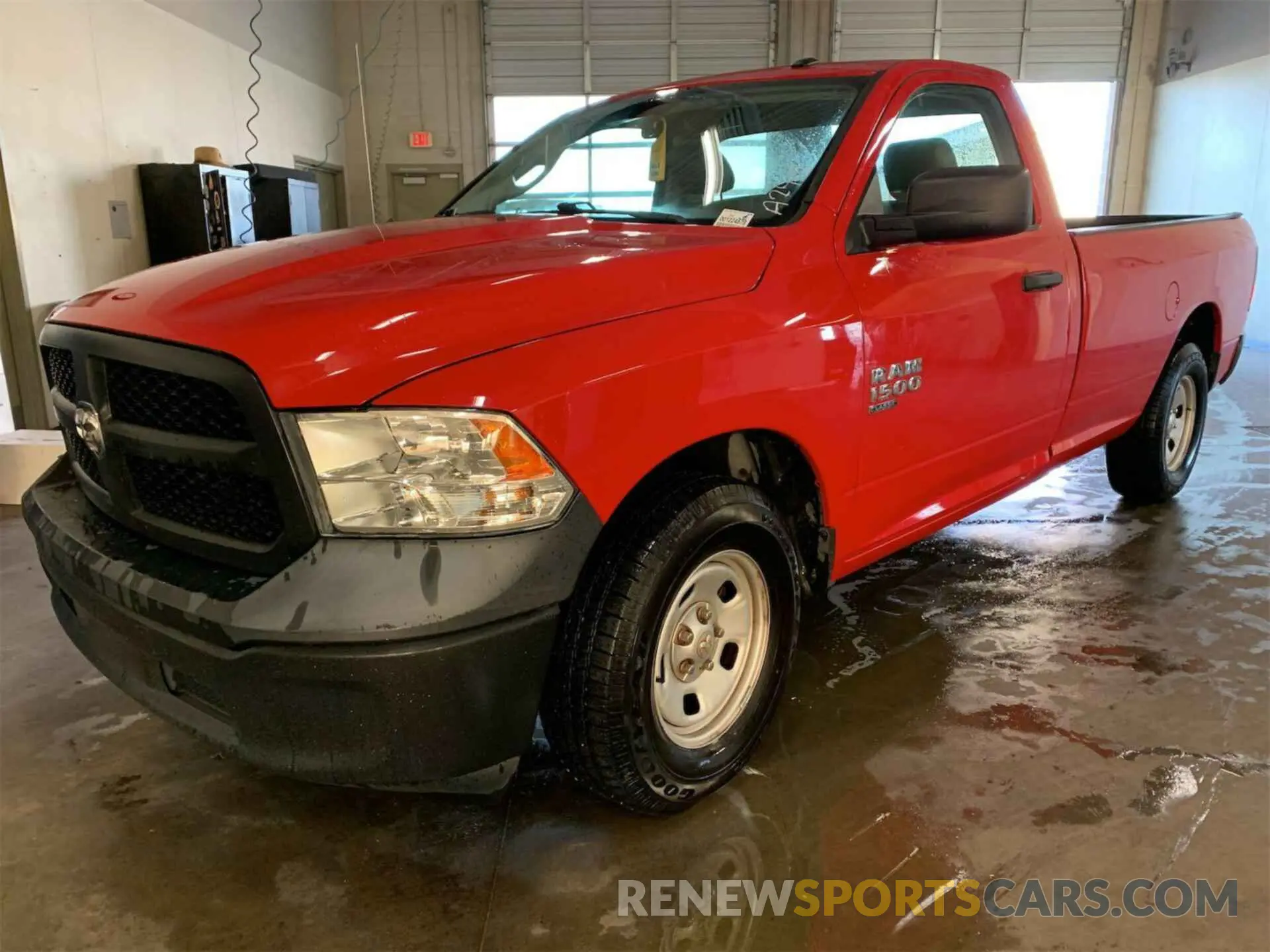 1 Photograph of a damaged car 3C6JR6DG3KG569354 RAM 1500 CLASSIC 2019