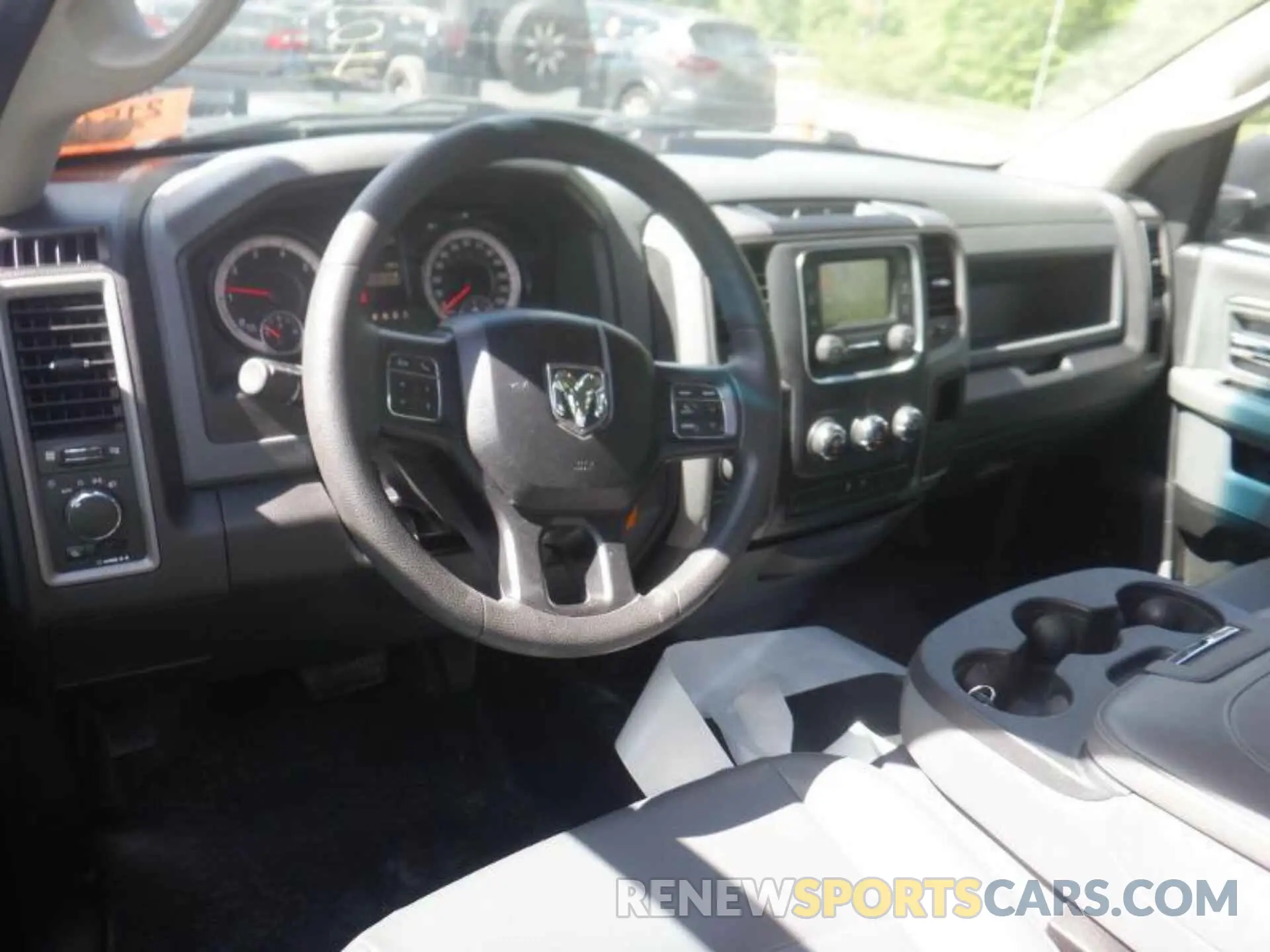12 Photograph of a damaged car 3C6JR6DG9KG569357 RAM 1500 CLASSIC 2019