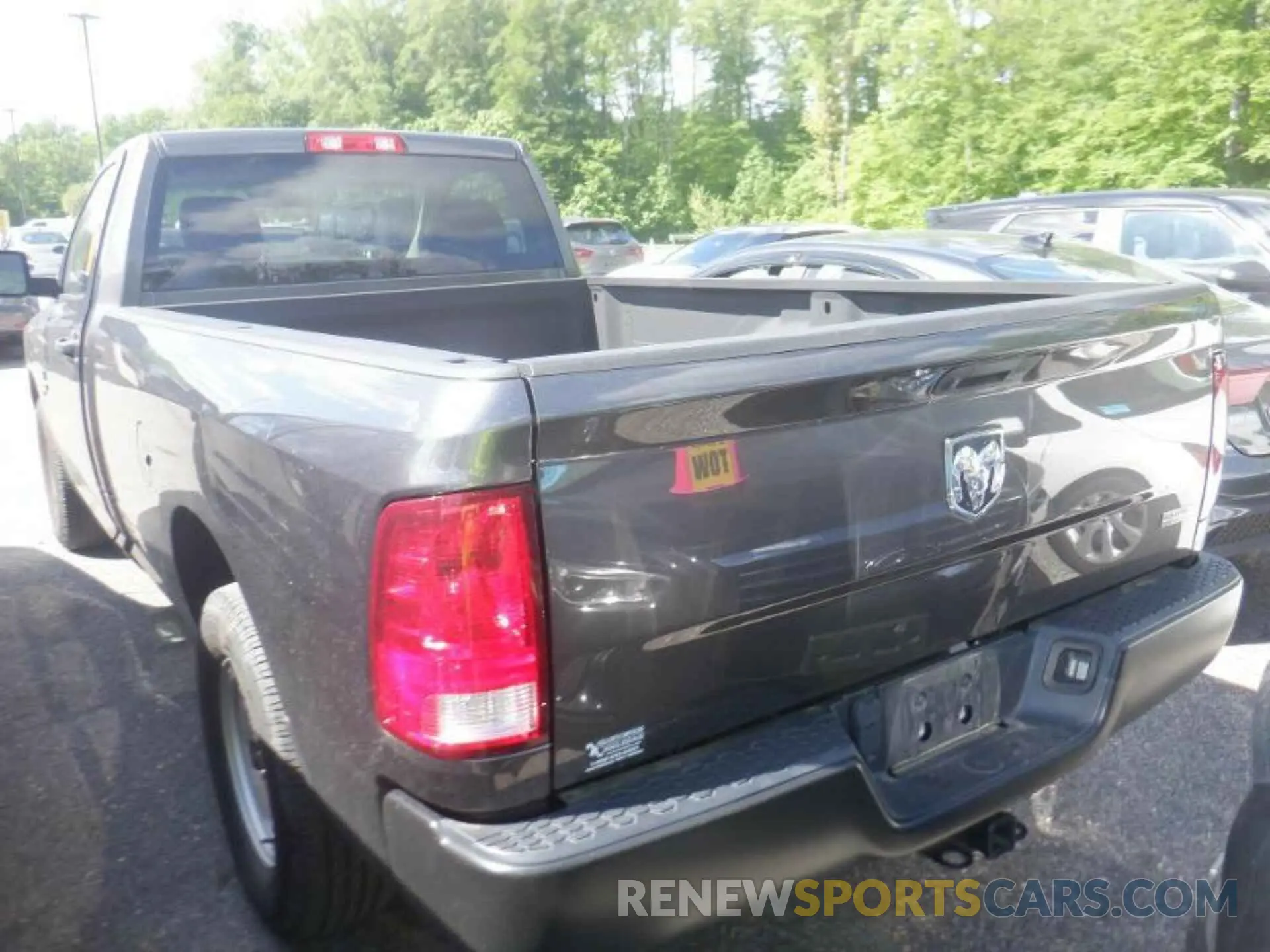 6 Photograph of a damaged car 3C6JR6DG9KG569357 RAM 1500 CLASSIC 2019