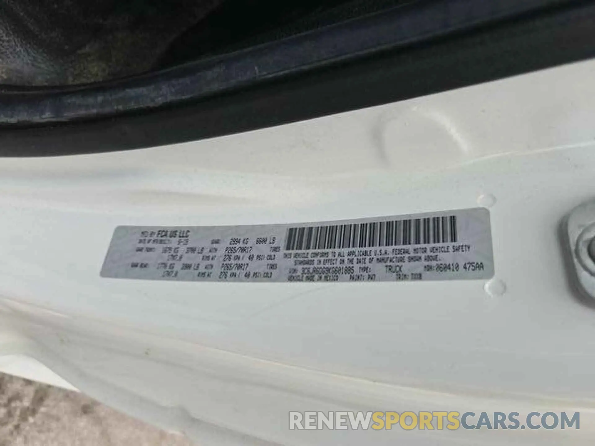 10 Photograph of a damaged car 3C6JR6DG9KG601885 RAM 1500 CLASSIC 2019