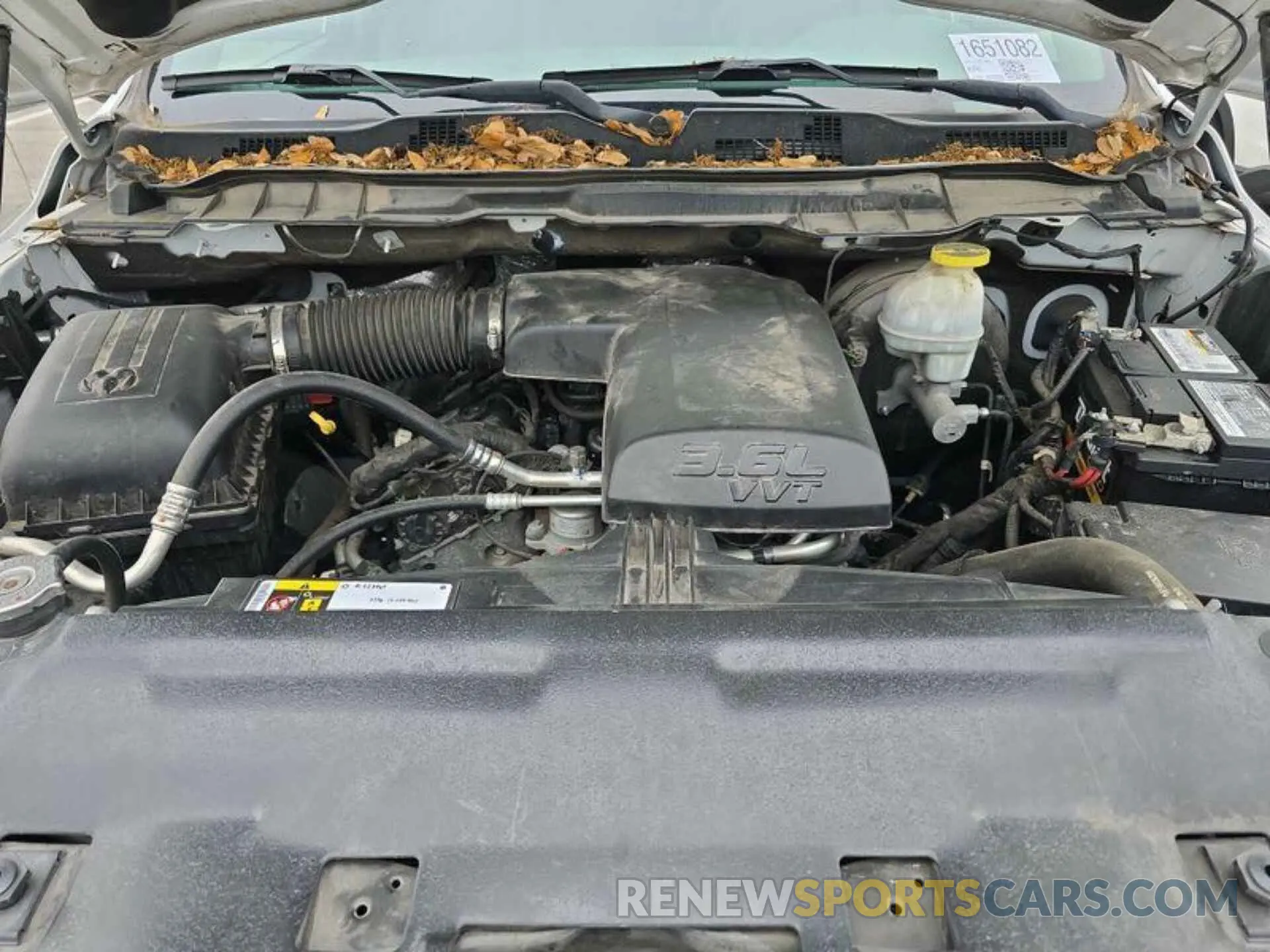 2 Photograph of a damaged car 3C6JR6DG9KG601885 RAM 1500 CLASSIC 2019