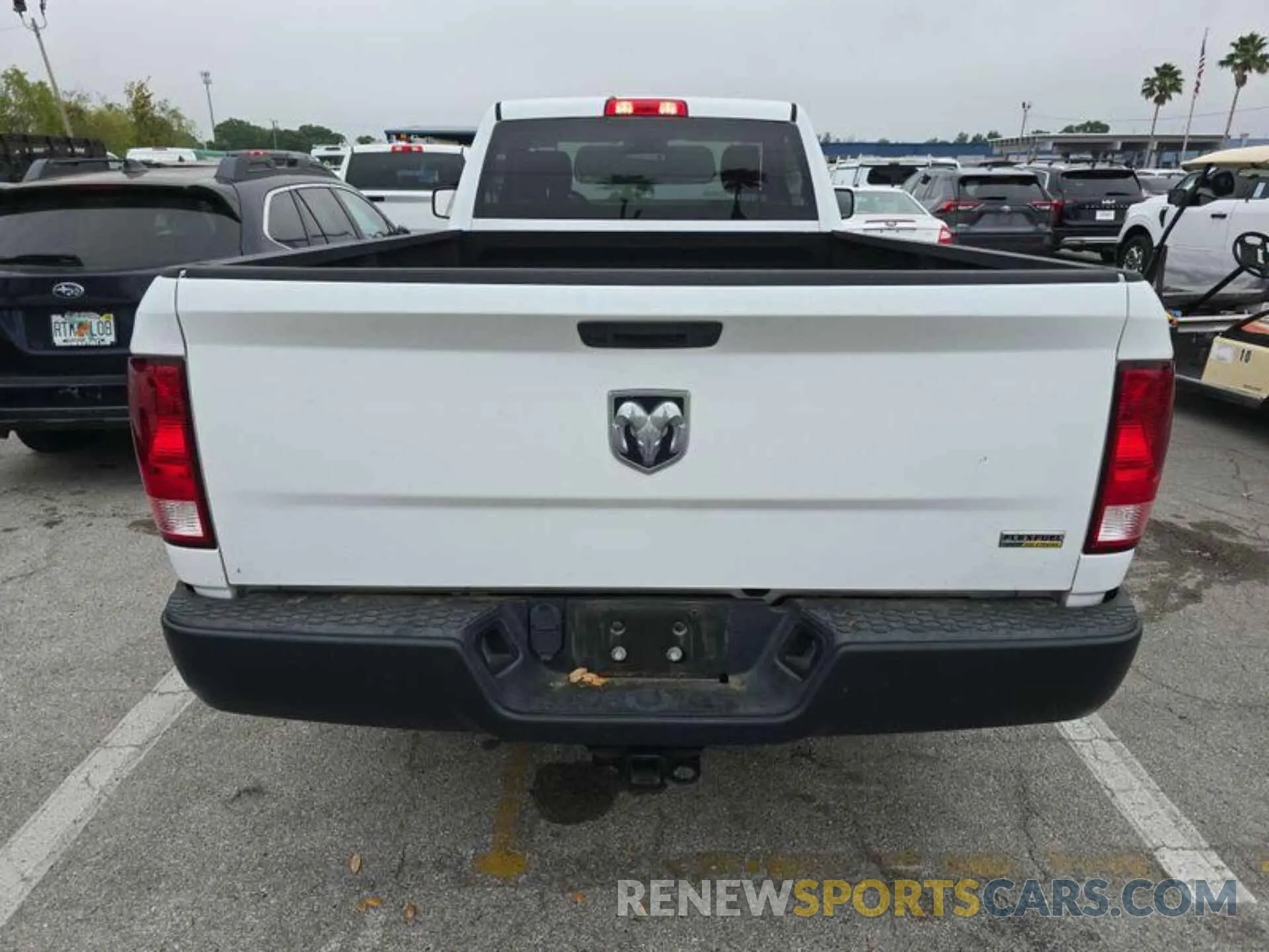 3 Photograph of a damaged car 3C6JR6DG9KG601885 RAM 1500 CLASSIC 2019