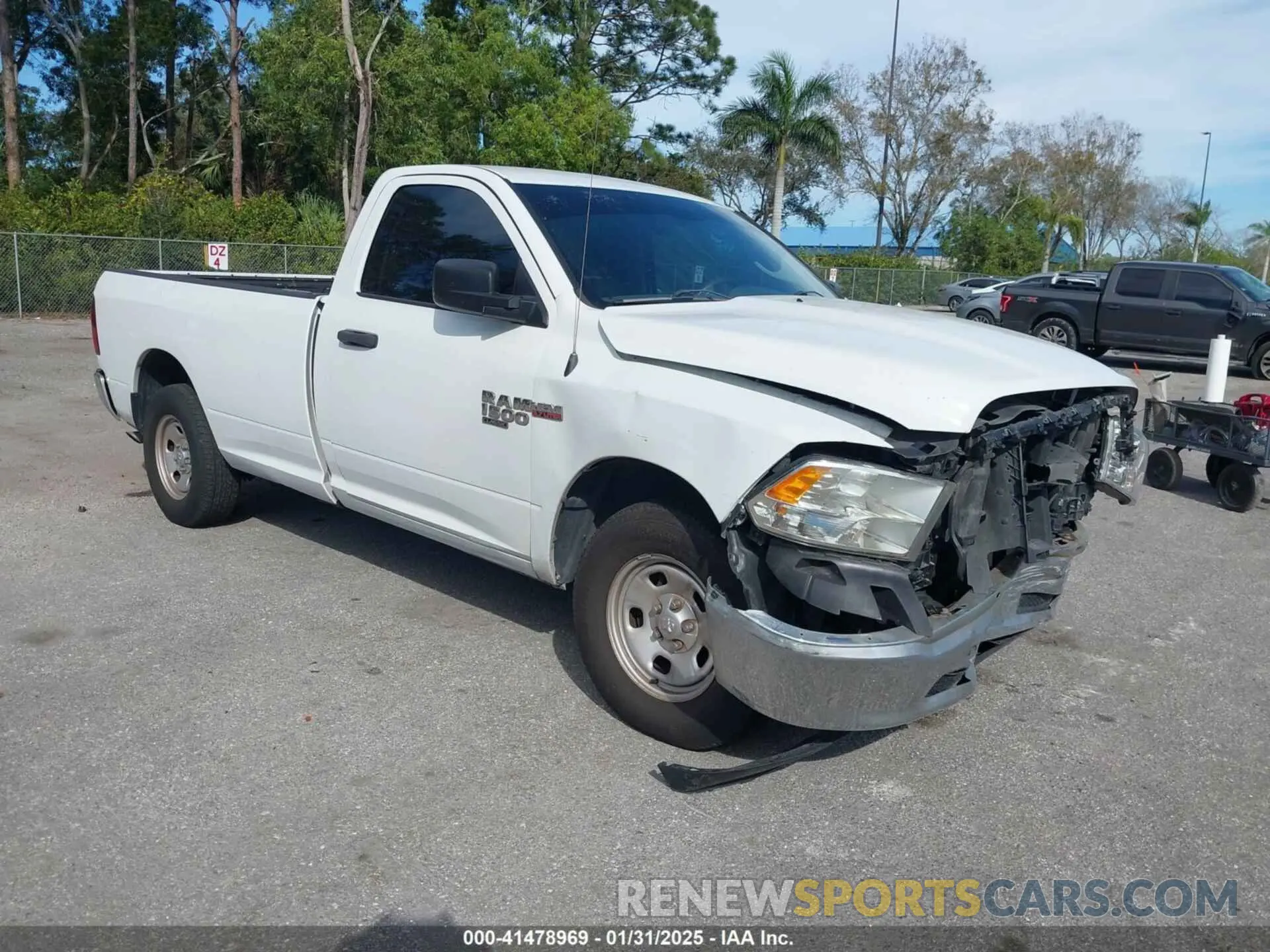 1 Photograph of a damaged car 3C6JR6DT1KG546748 RAM 1500 CLASSIC 2019