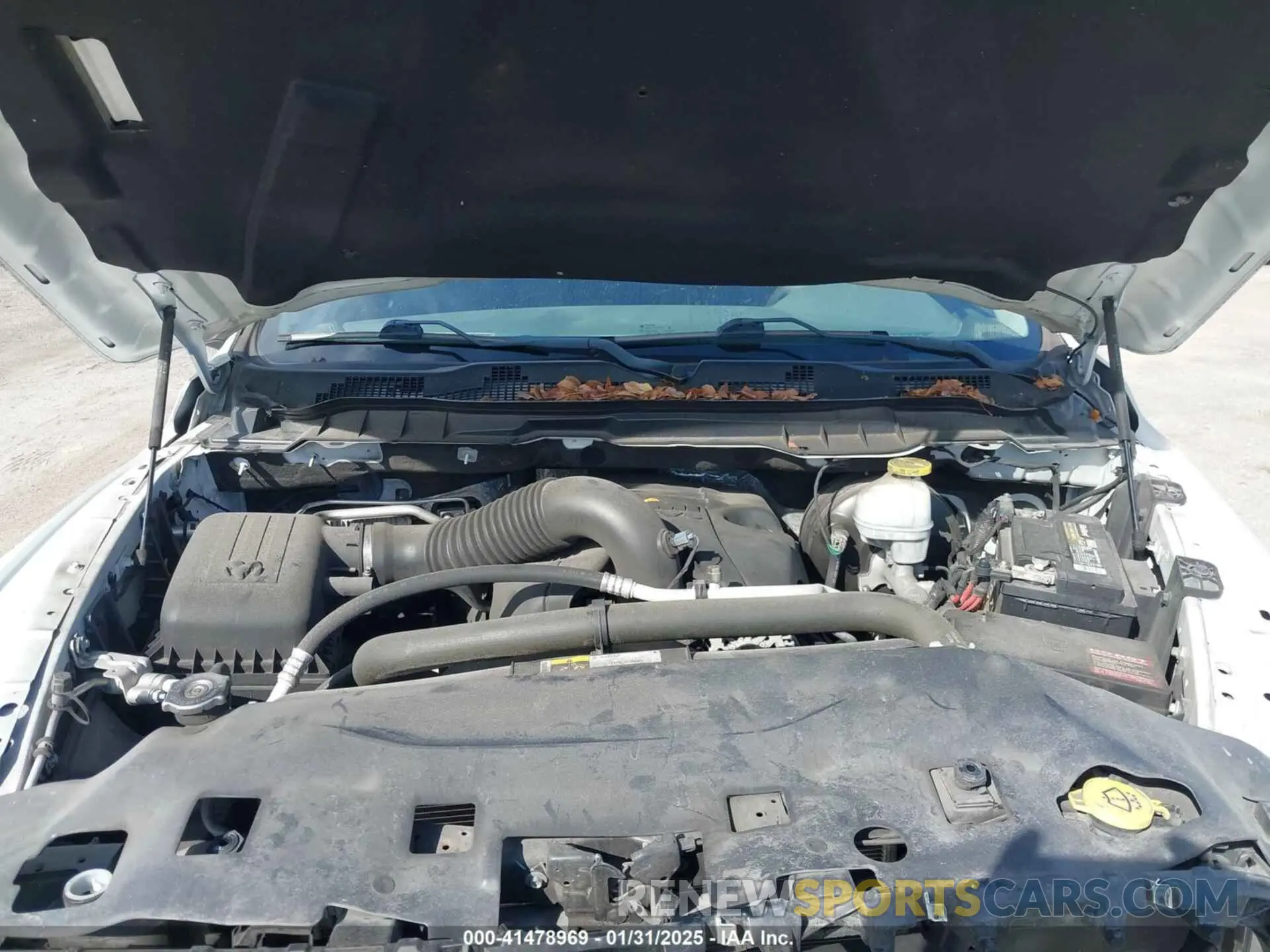 10 Photograph of a damaged car 3C6JR6DT1KG546748 RAM 1500 CLASSIC 2019