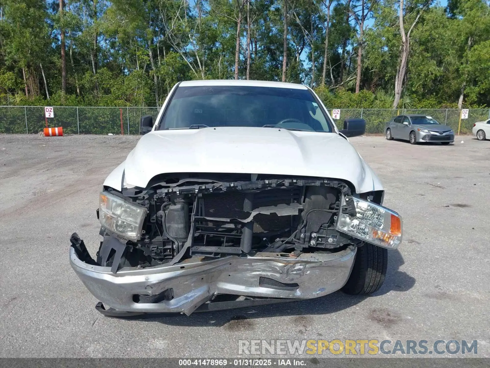 12 Photograph of a damaged car 3C6JR6DT1KG546748 RAM 1500 CLASSIC 2019
