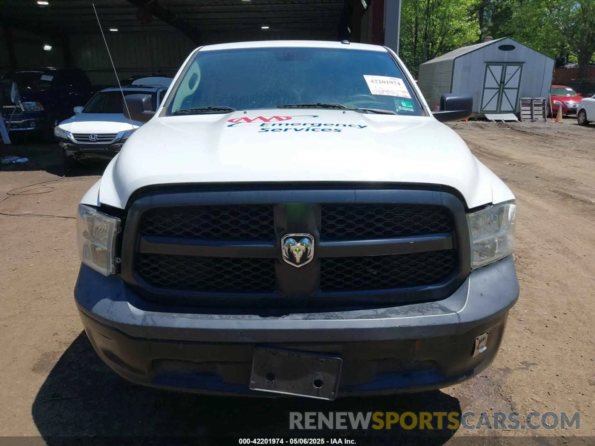 12 Photograph of a damaged car 3C6JR6DT4KG510360 RAM 1500 CLASSIC 2019