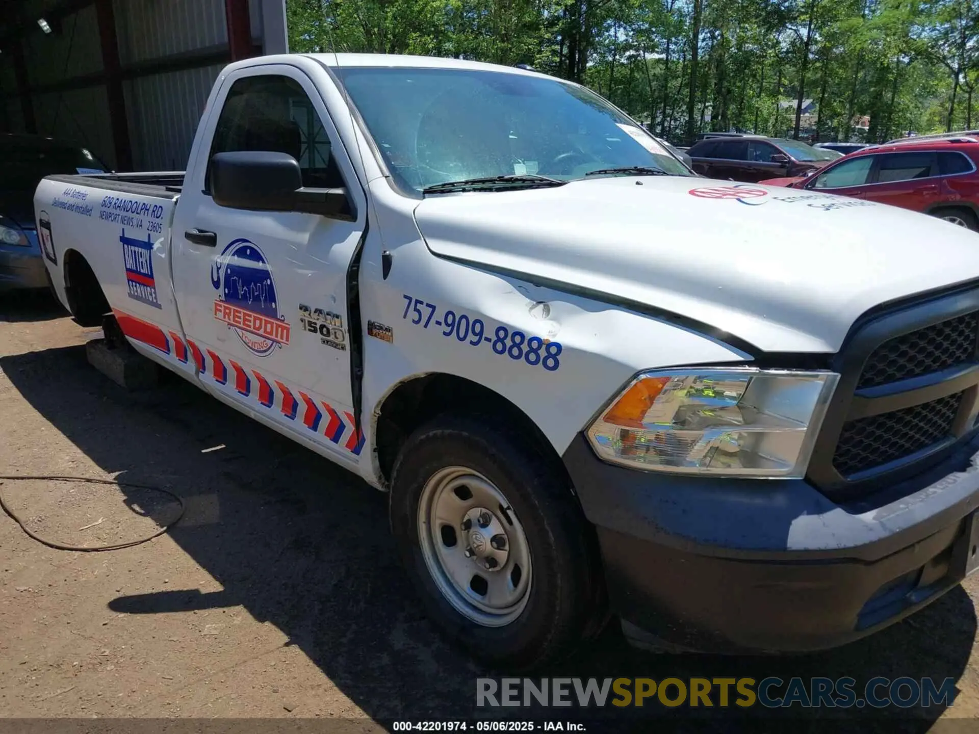 6 Photograph of a damaged car 3C6JR6DT4KG510360 RAM 1500 CLASSIC 2019