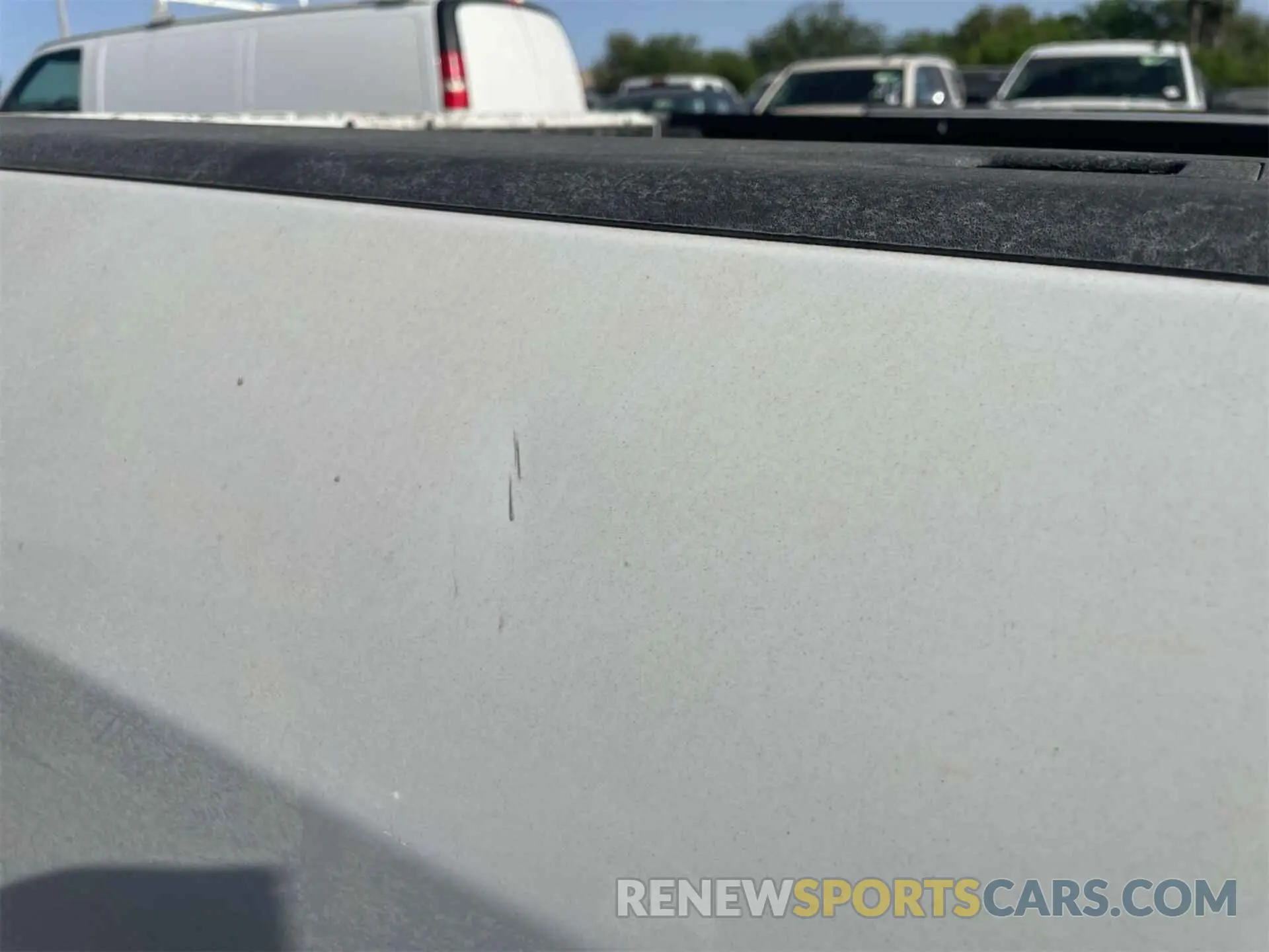 10 Photograph of a damaged car 3C6JR6DT6KG510280 RAM 1500 CLASSIC 2019