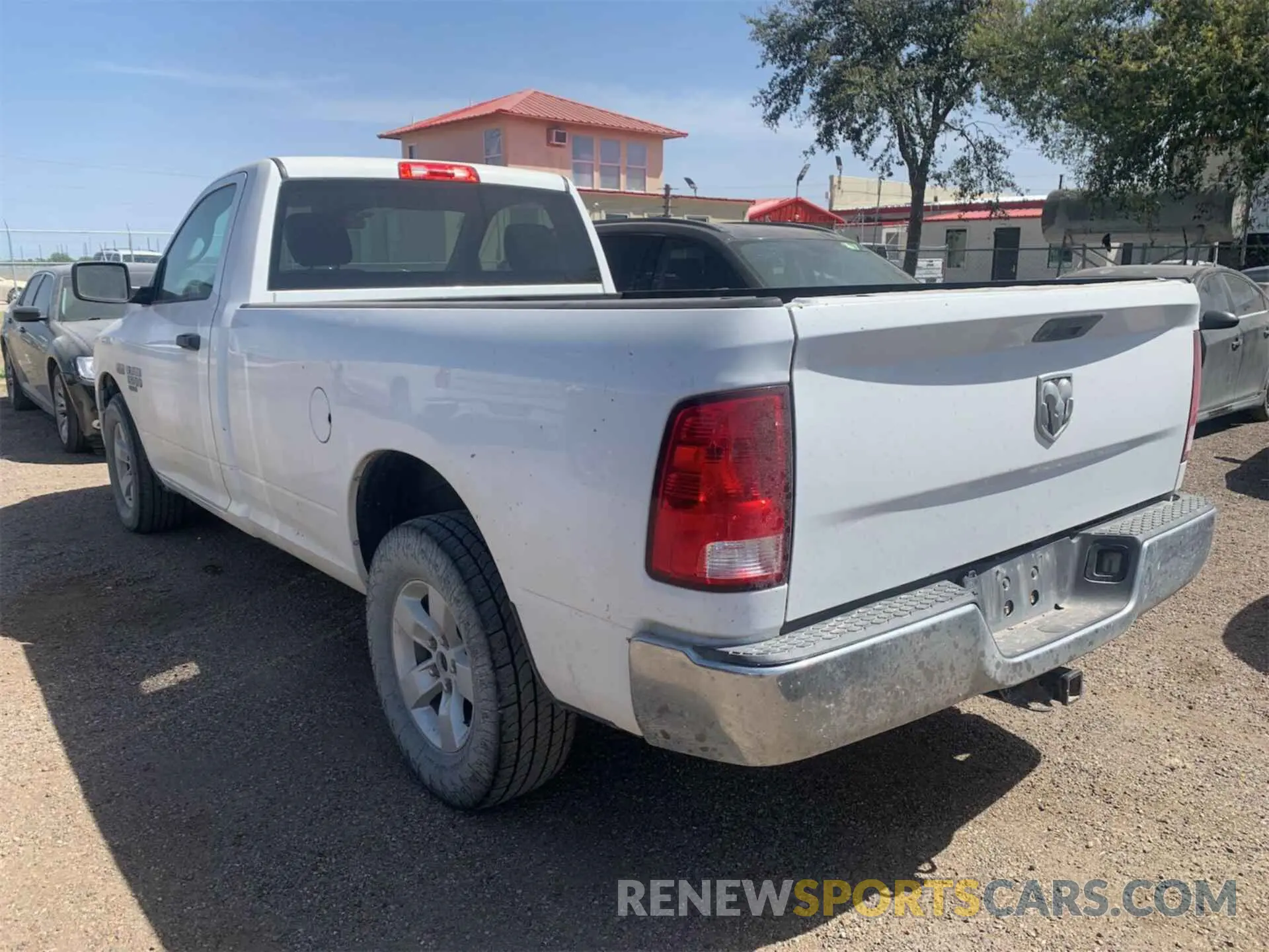 18 Photograph of a damaged car 3C6JR6DT6KG510280 RAM 1500 CLASSIC 2019