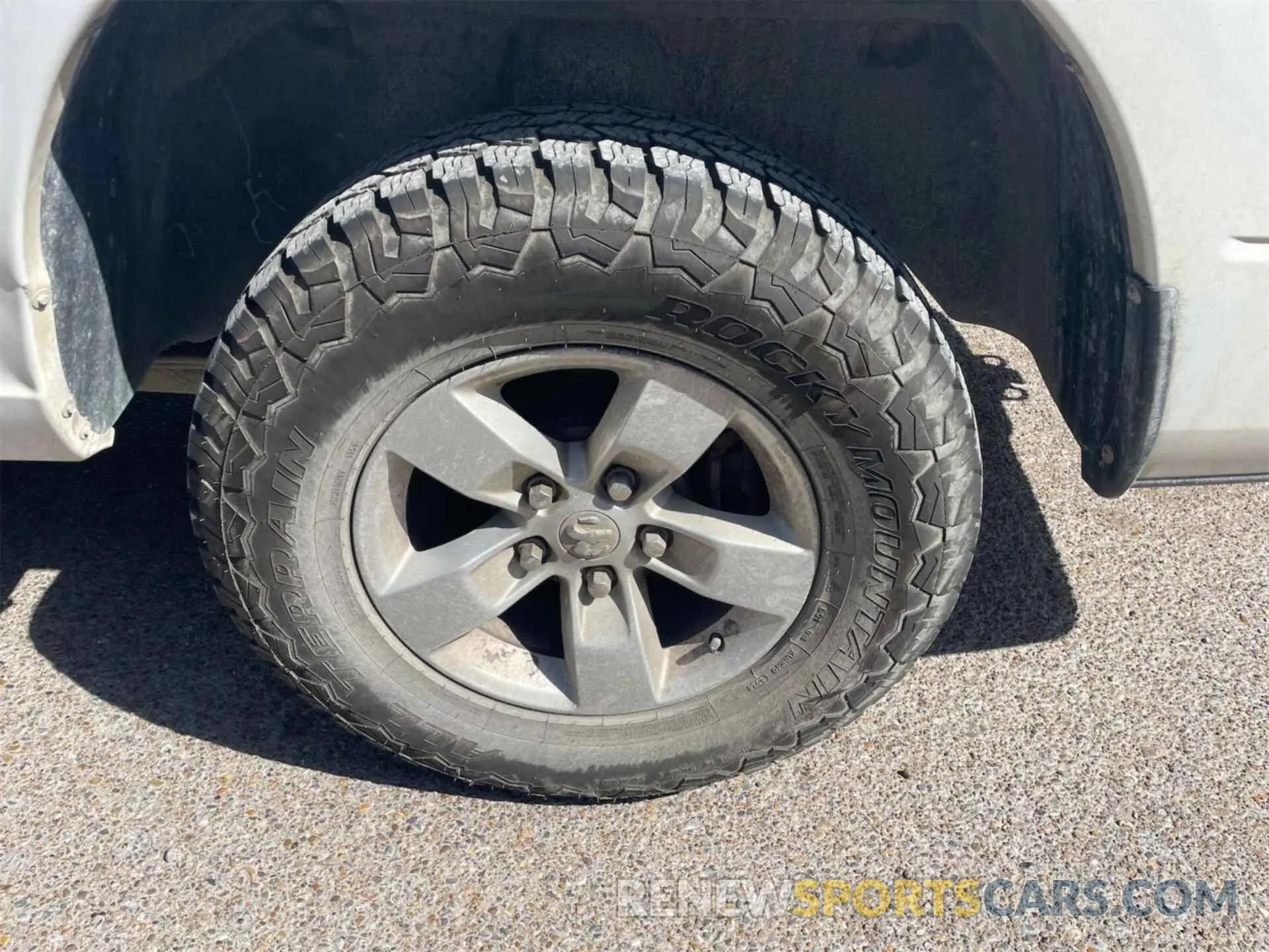 10 Photograph of a damaged car 3C6JR6DT8KG510278 RAM 1500 CLASSIC 2019