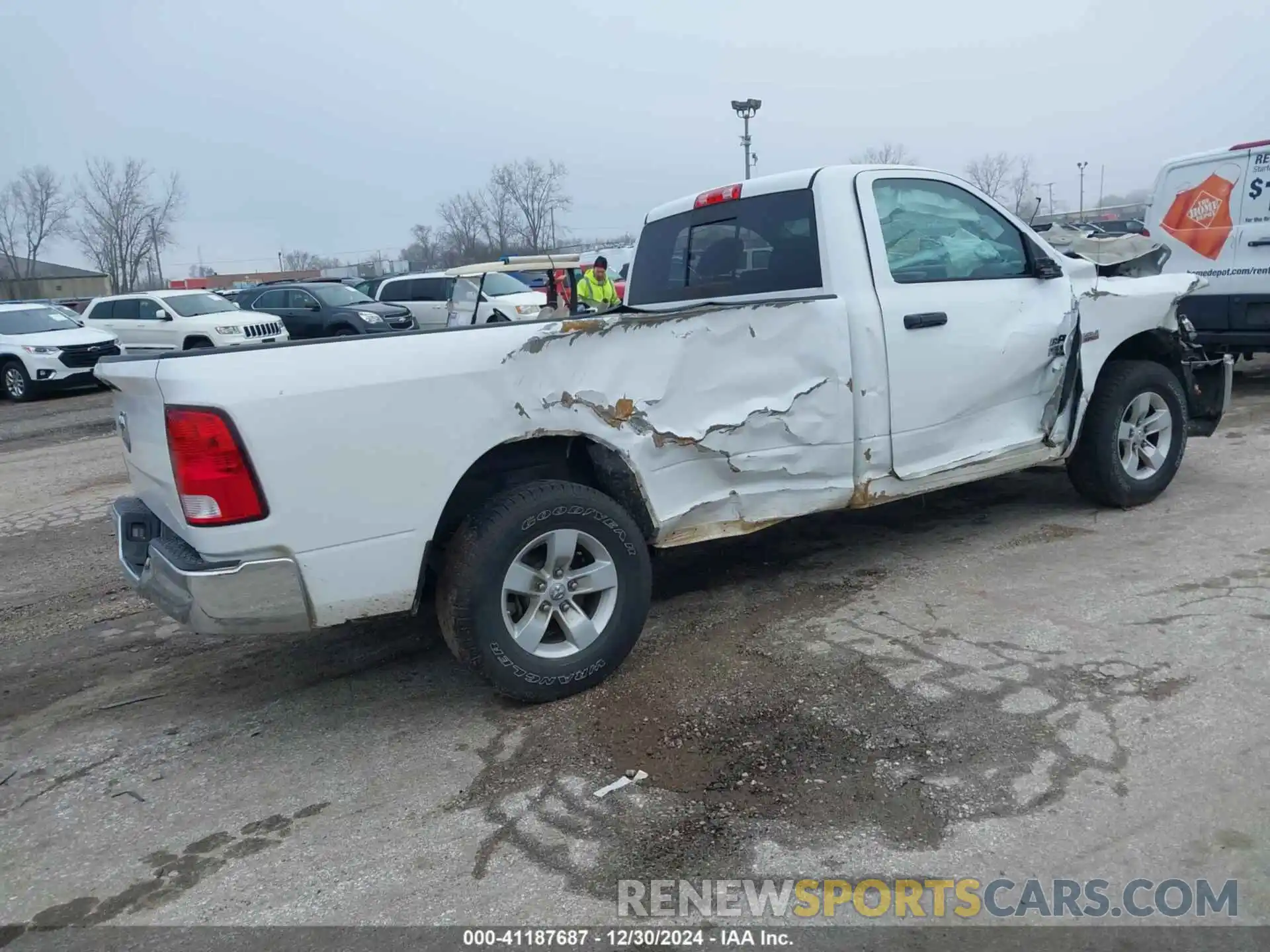 4 Photograph of a damaged car 3C6JR6DT9KG541068 RAM 1500 CLASSIC 2019