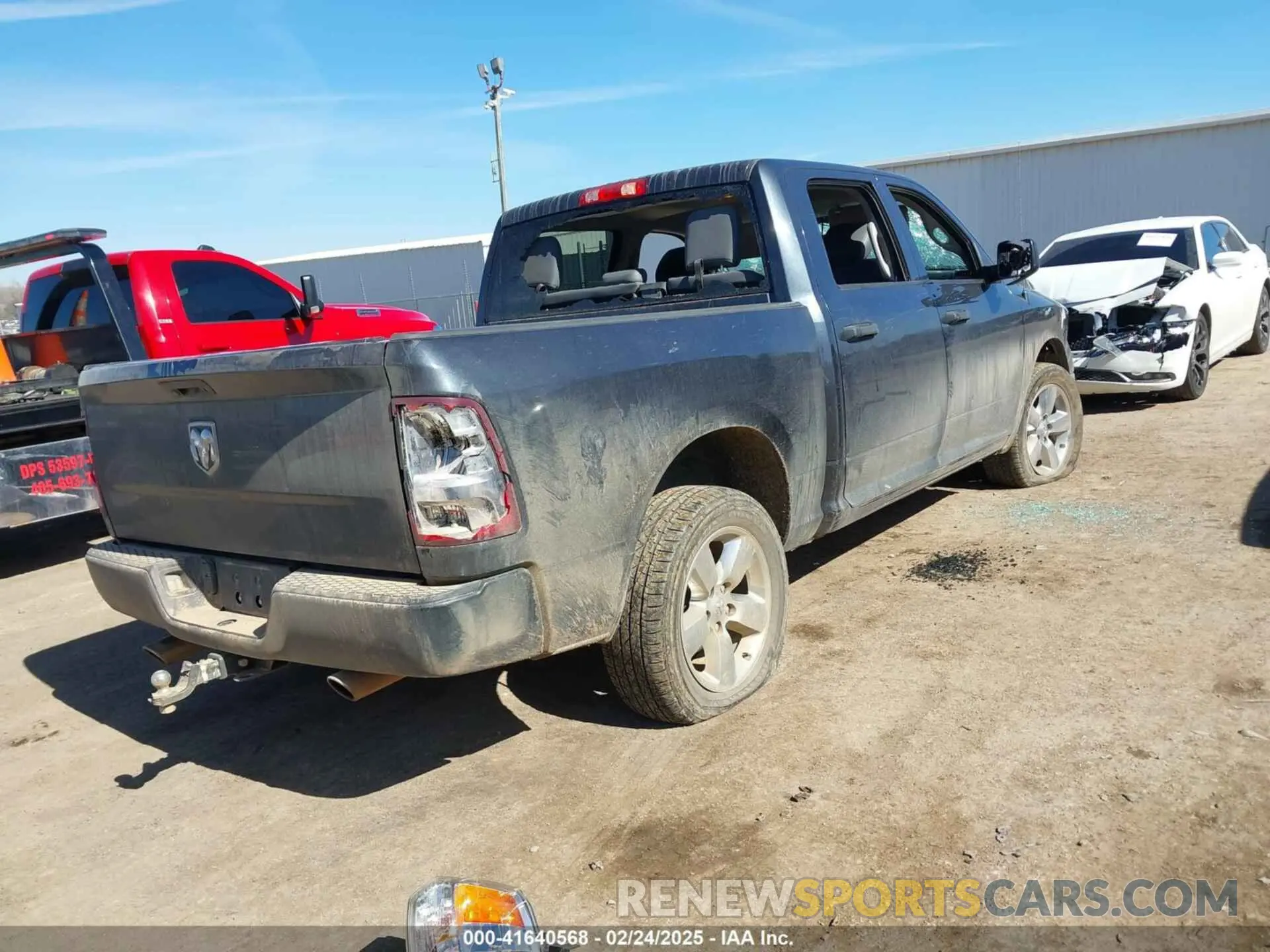 4 Photograph of a damaged car 3C6RR6KG3KG731554 RAM 1500 CLASSIC 2019