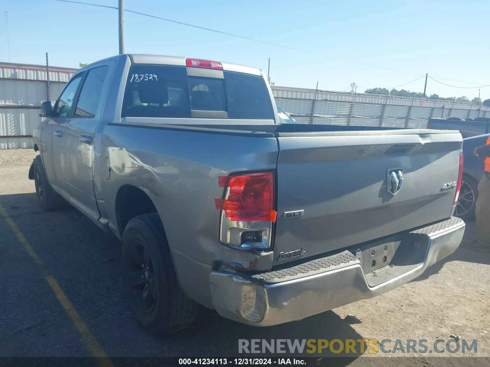 3 Photograph of a damaged car 3C6RR7LT0KG695985 RAM 1500 CLASSIC 2019