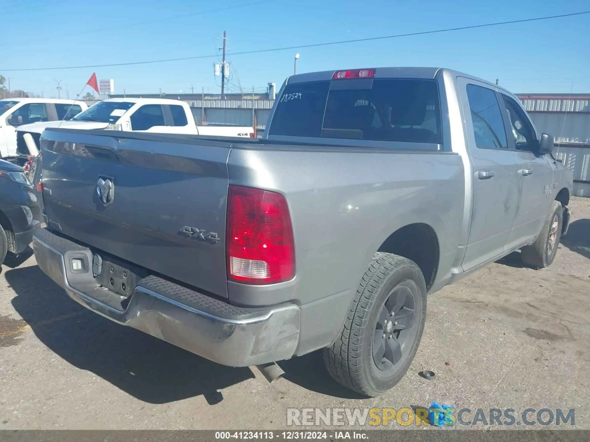 4 Photograph of a damaged car 3C6RR7LT0KG695985 RAM 1500 CLASSIC 2019
