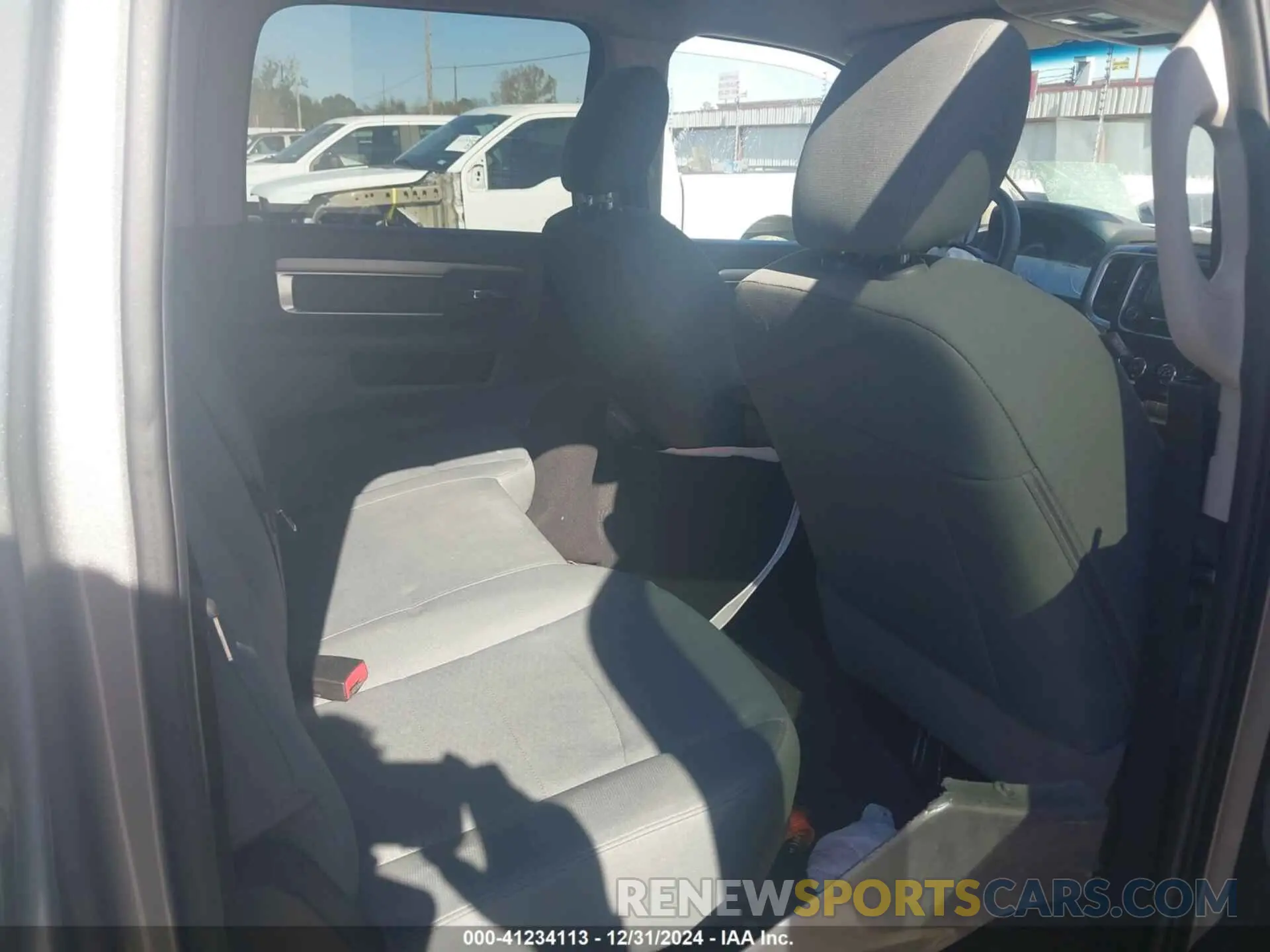 8 Photograph of a damaged car 3C6RR7LT0KG695985 RAM 1500 CLASSIC 2019