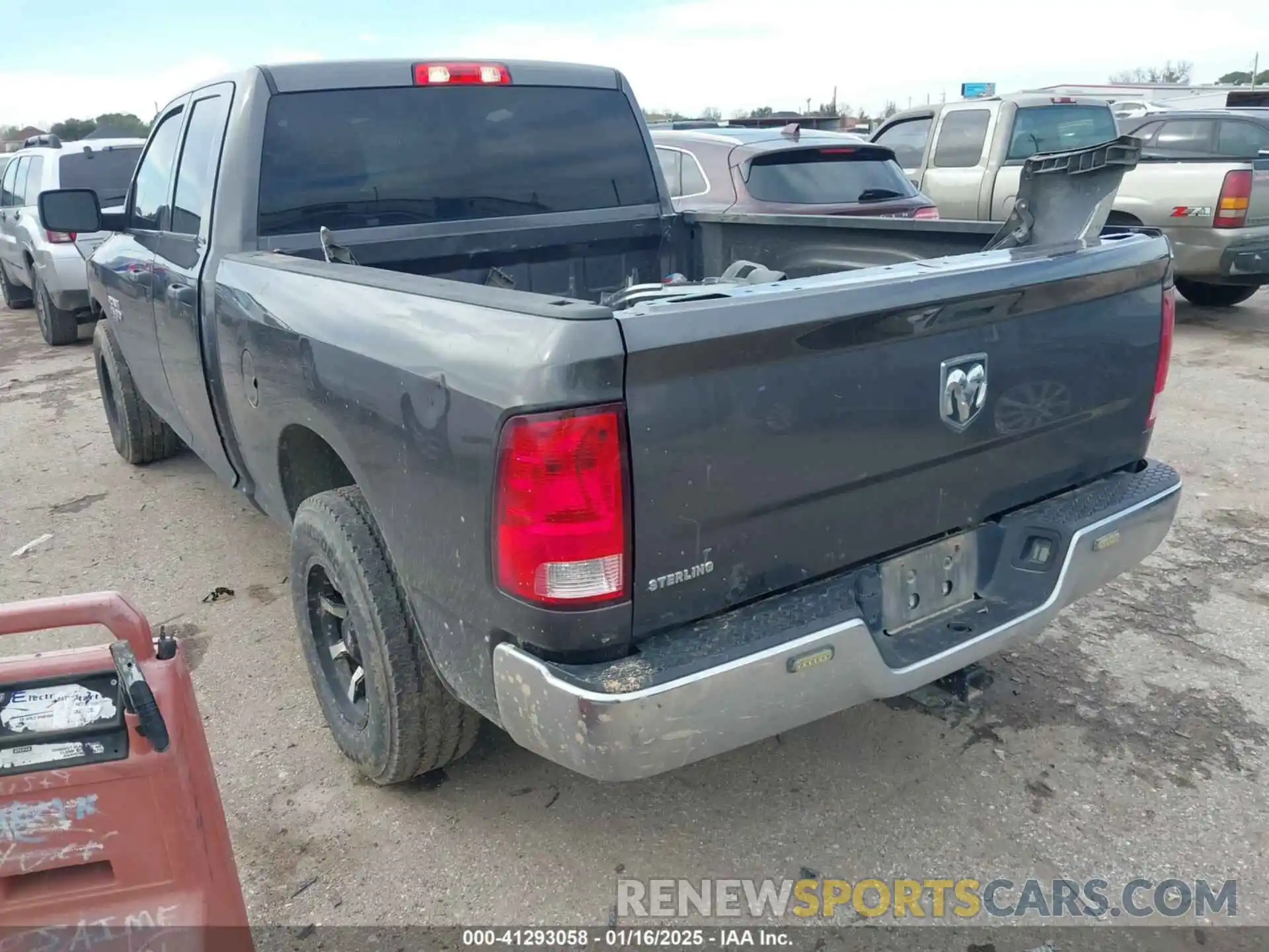 3 Photograph of a damaged car 1C6RR6FG0LS114553 RAM 1500 CLASSIC 2020