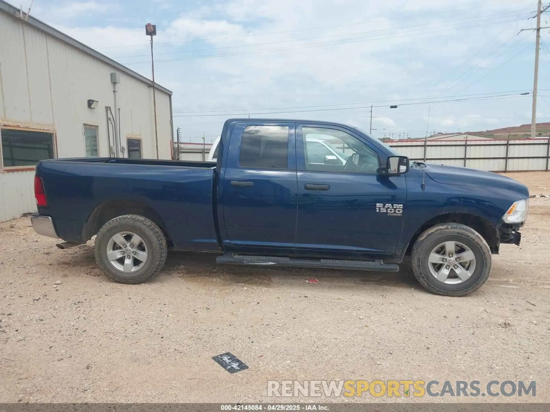 13 Photograph of a damaged car 1C6RR6FG2LS144458 RAM 1500 CLASSIC 2020