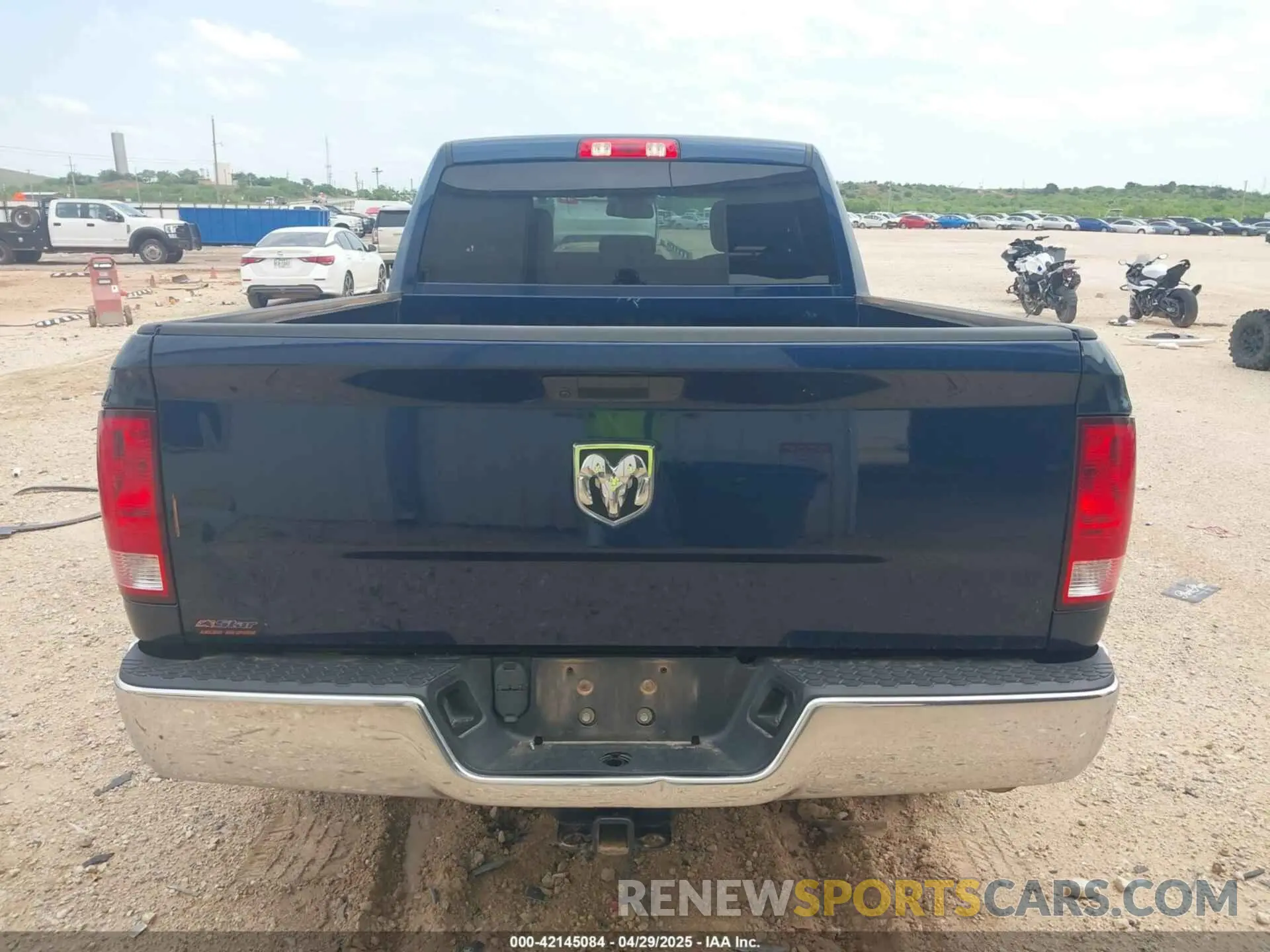 16 Photograph of a damaged car 1C6RR6FG2LS144458 RAM 1500 CLASSIC 2020