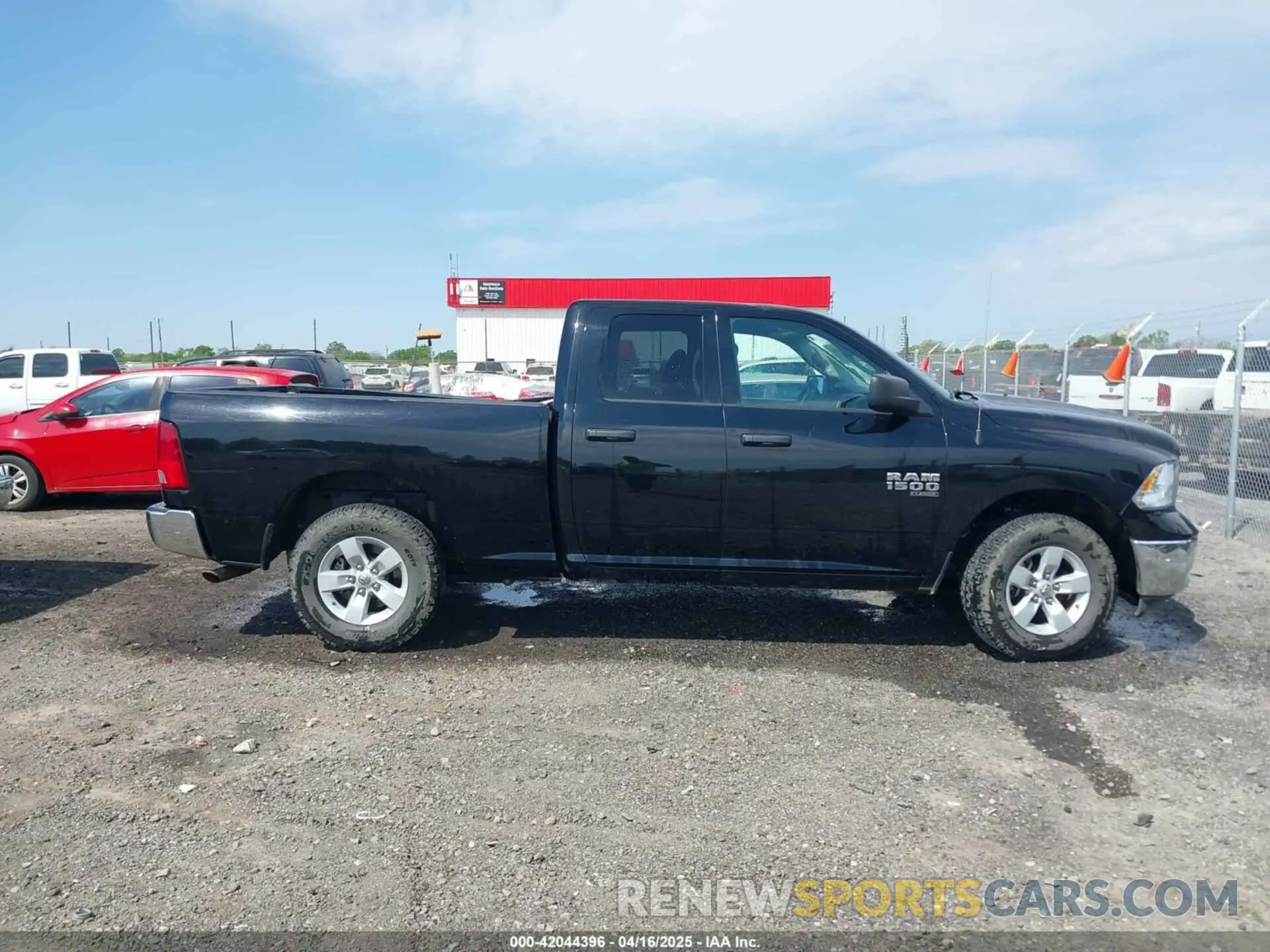 13 Photograph of a damaged car 1C6RR6FG5LS151064 RAM 1500 CLASSIC 2020