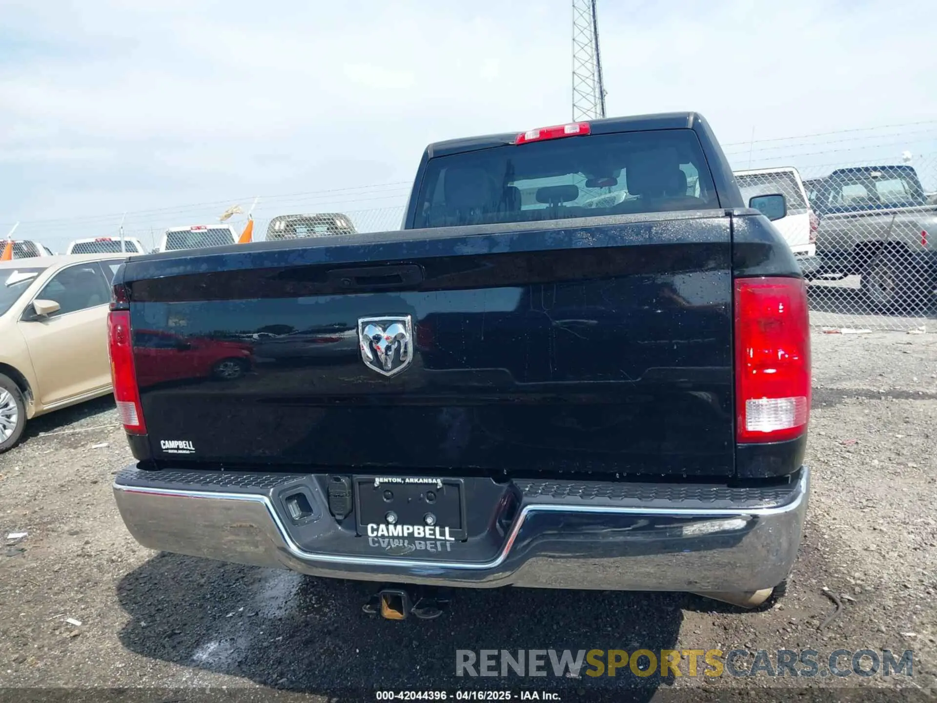 16 Photograph of a damaged car 1C6RR6FG5LS151064 RAM 1500 CLASSIC 2020
