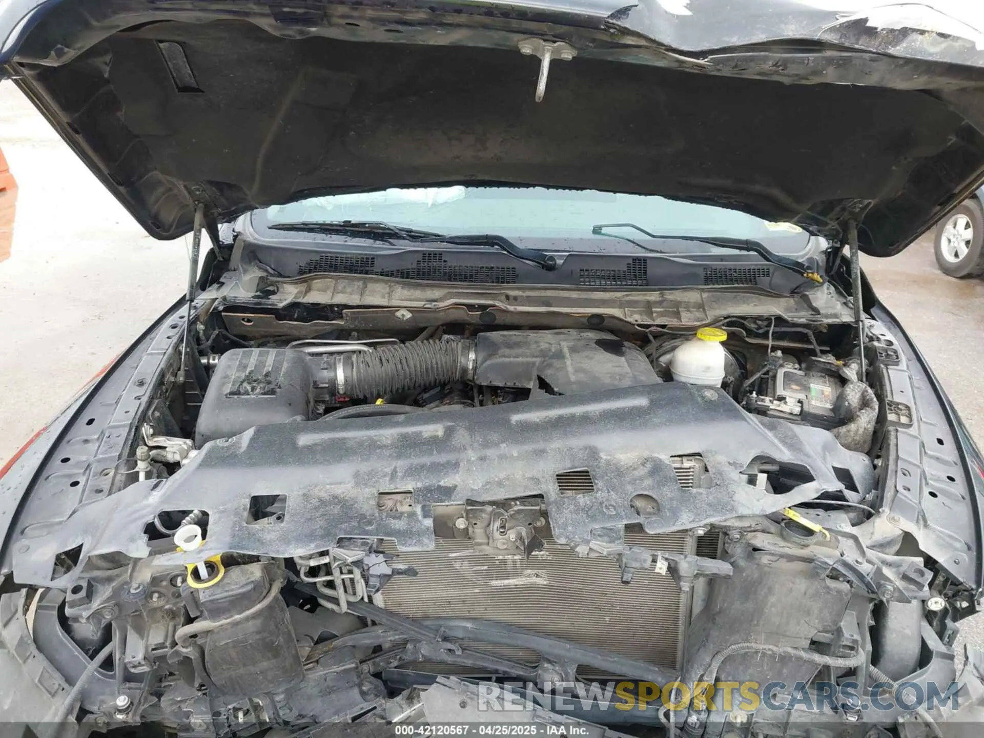 10 Photograph of a damaged car 1C6RR6FG6LS116923 RAM 1500 CLASSIC 2020
