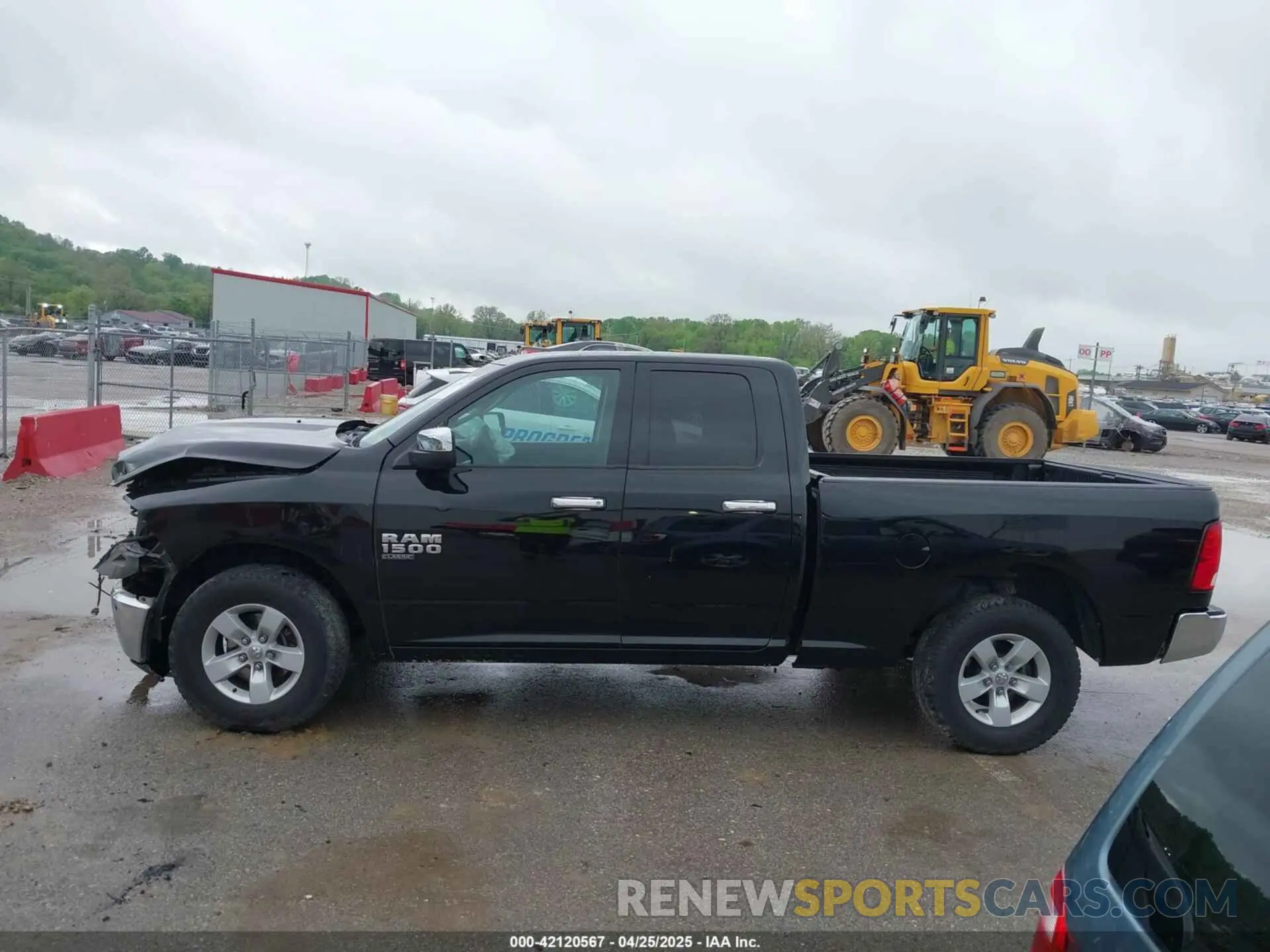 15 Photograph of a damaged car 1C6RR6FG6LS116923 RAM 1500 CLASSIC 2020