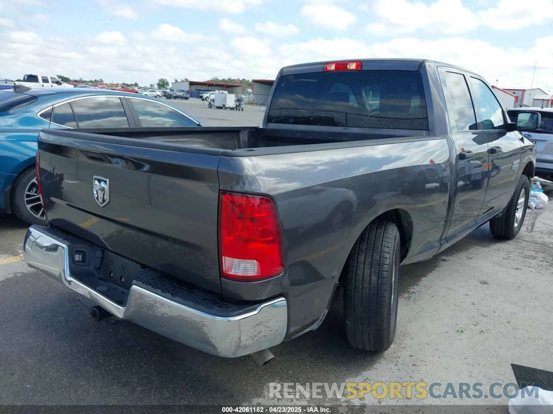 4 Photograph of a damaged car 1C6RR6FG7LS114615 RAM 1500 CLASSIC 2020