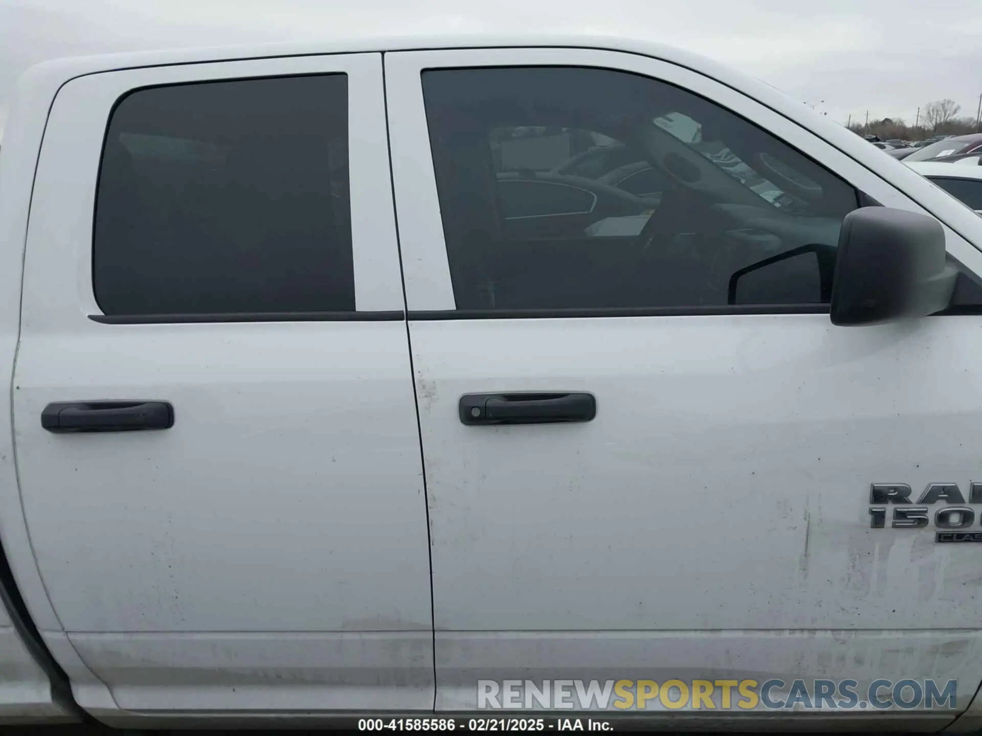 13 Photograph of a damaged car 1C6RR6FG7LS138428 RAM 1500 CLASSIC 2020