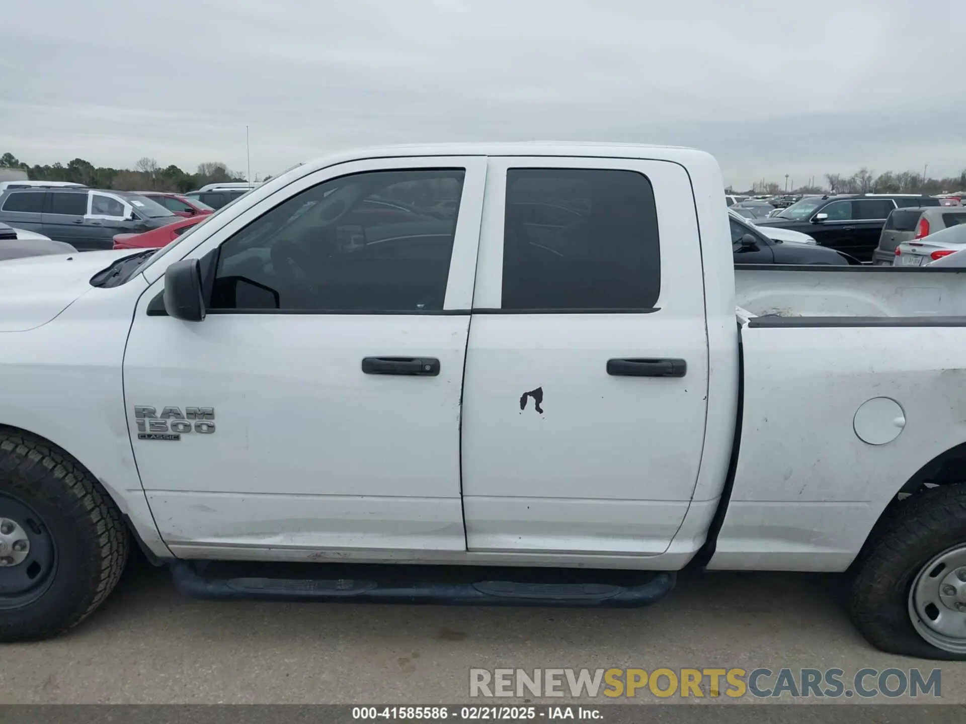 14 Photograph of a damaged car 1C6RR6FG7LS138428 RAM 1500 CLASSIC 2020
