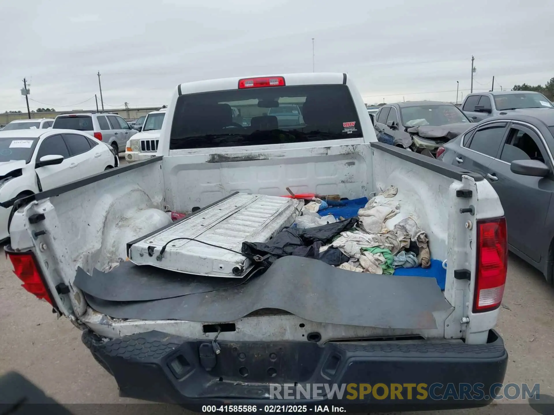 16 Photograph of a damaged car 1C6RR6FG7LS138428 RAM 1500 CLASSIC 2020