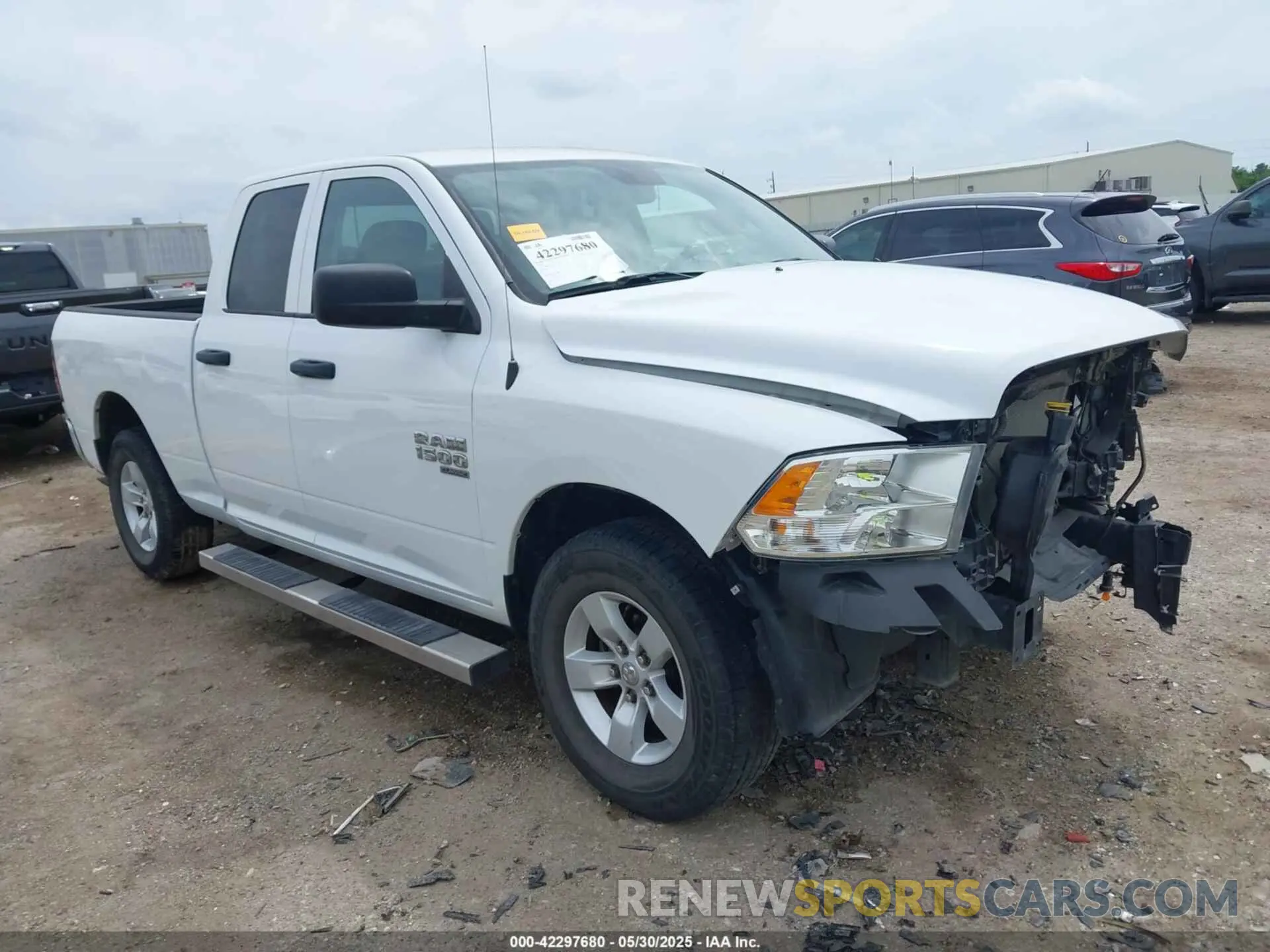 1 Photograph of a damaged car 1C6RR6FG7LS152040 RAM 1500 CLASSIC 2020