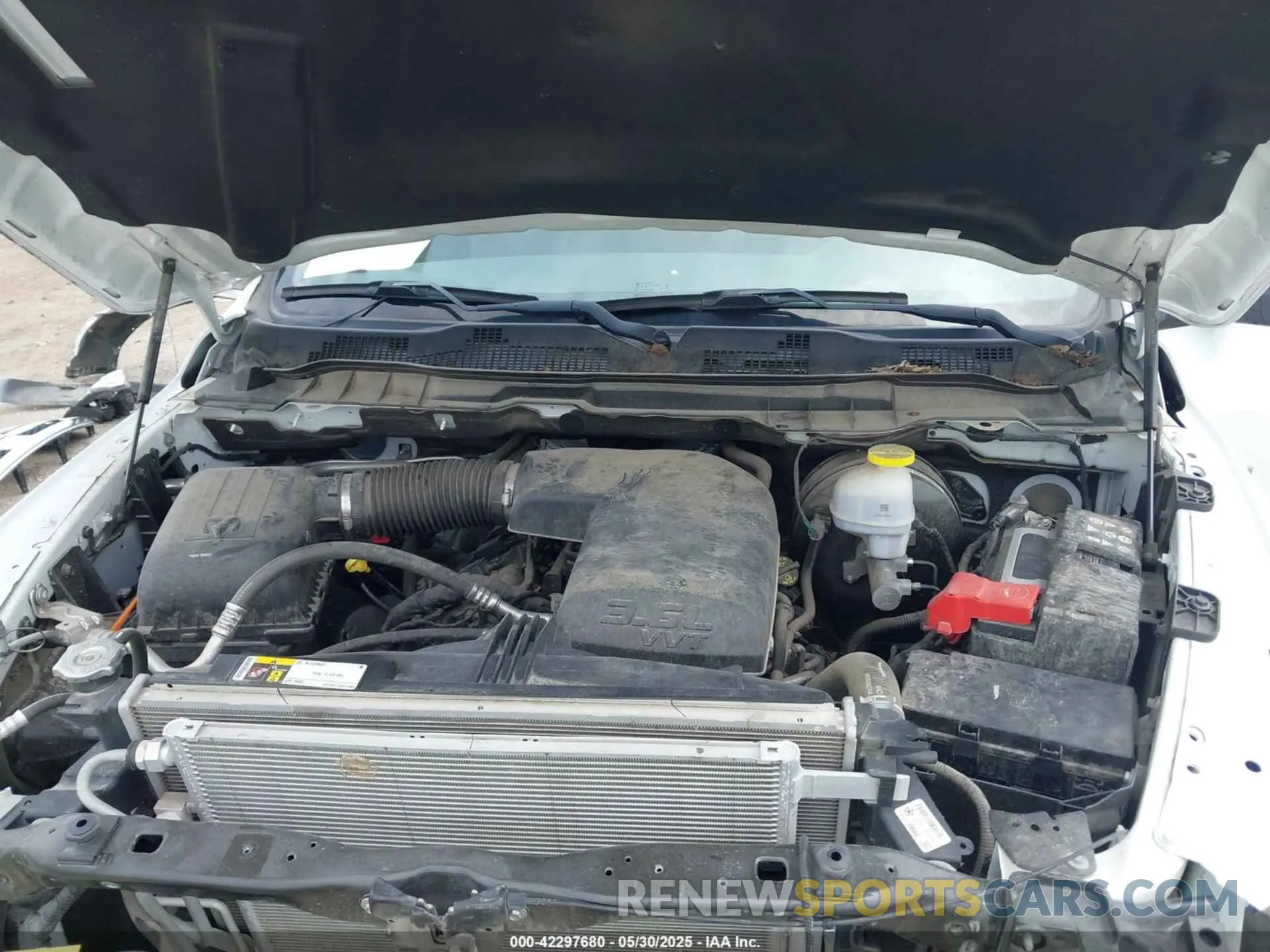 10 Photograph of a damaged car 1C6RR6FG7LS152040 RAM 1500 CLASSIC 2020