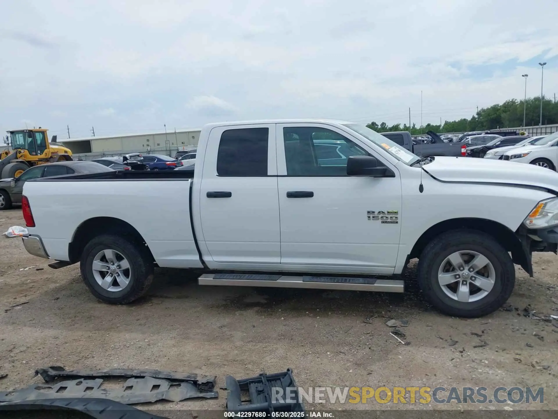 14 Photograph of a damaged car 1C6RR6FG7LS152040 RAM 1500 CLASSIC 2020