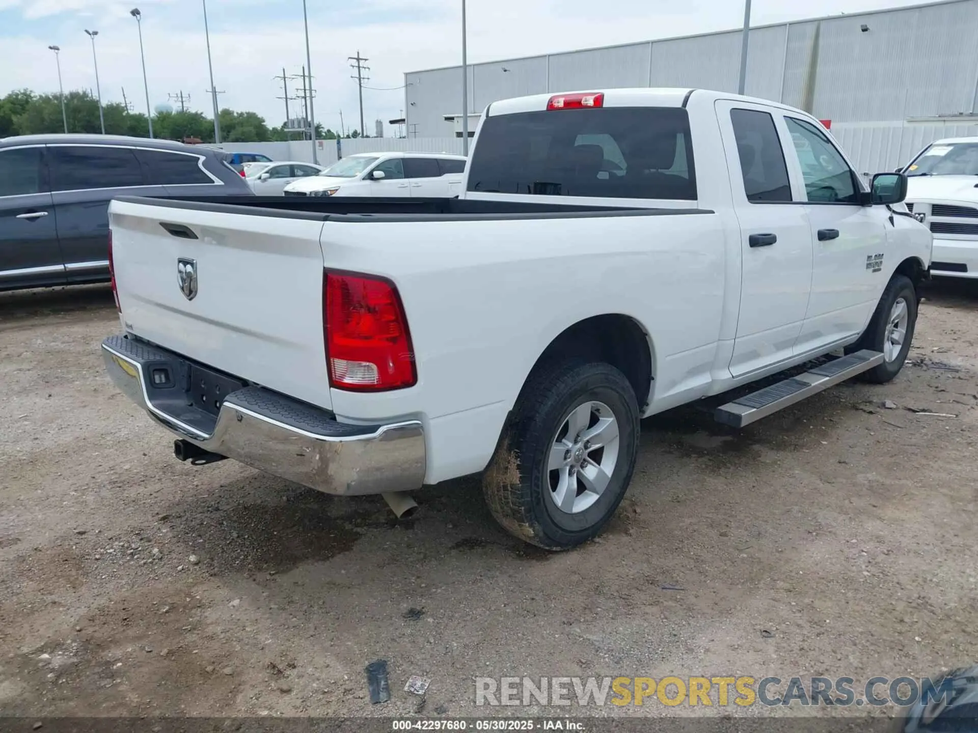 4 Photograph of a damaged car 1C6RR6FG7LS152040 RAM 1500 CLASSIC 2020