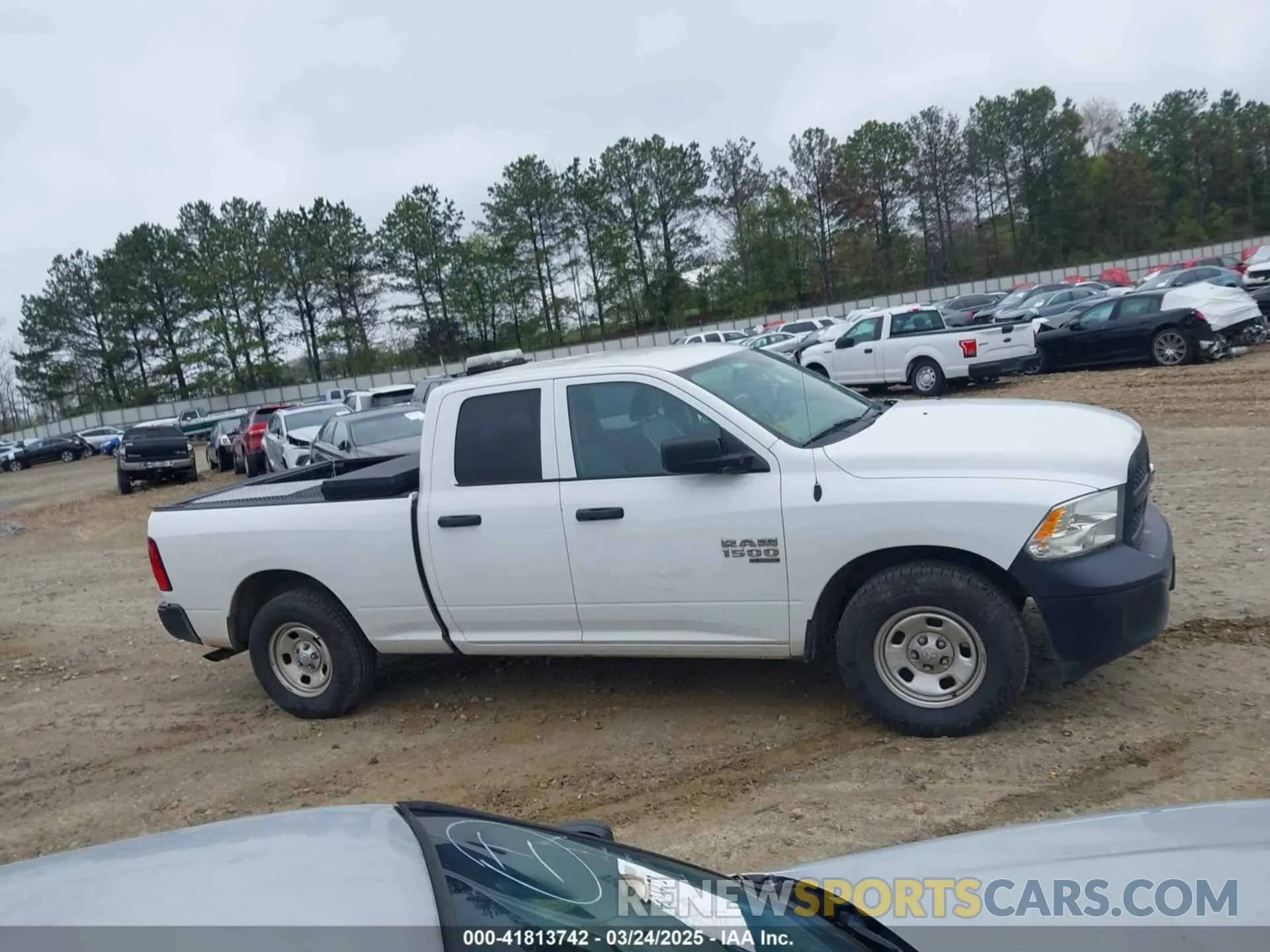 13 Photograph of a damaged car 1C6RR6FG9LS128953 RAM 1500 CLASSIC 2020